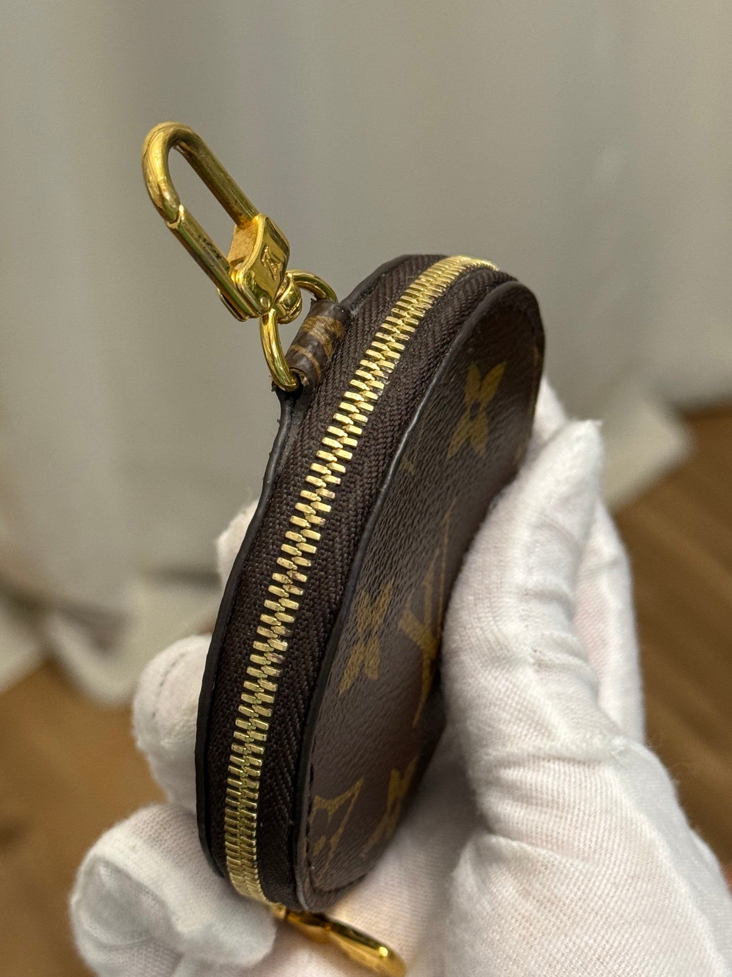 Louis Vuitton Round Coin Pouch Mono