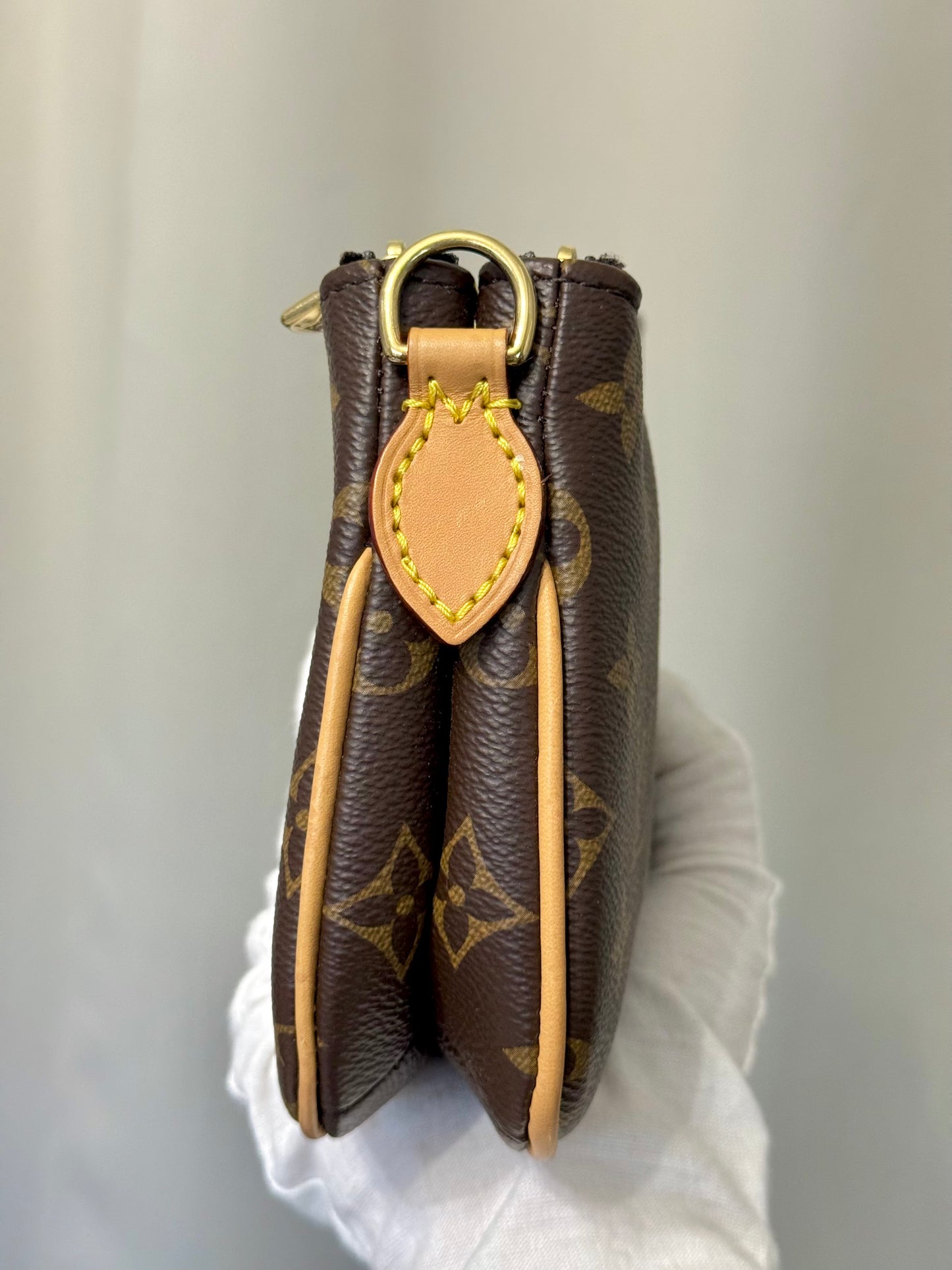 Louis Vuitton Pochette Liv Mono