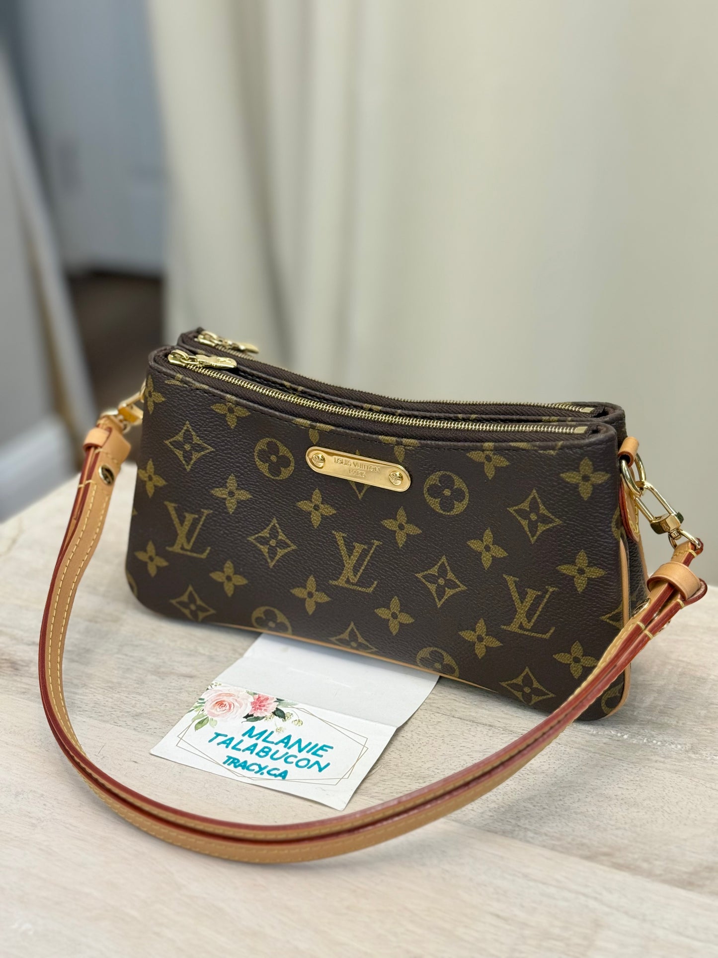 Louis Vuitton Pochette Liv Mono
