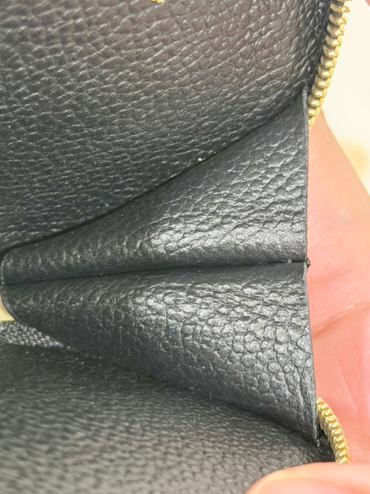 Louis Vuitton Round Coin Pouch Mono Giant Black/Creme