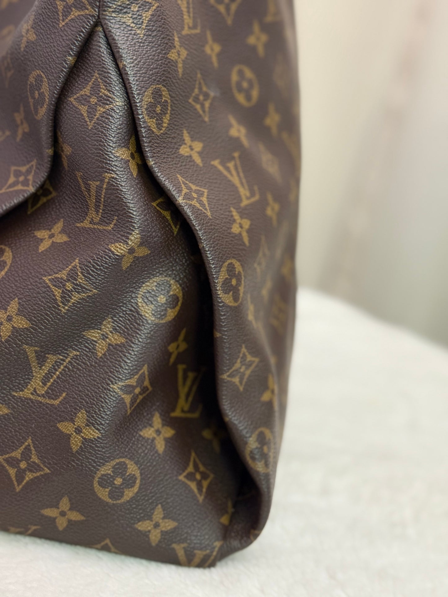 Louis Vuitton Artsy MM Mono