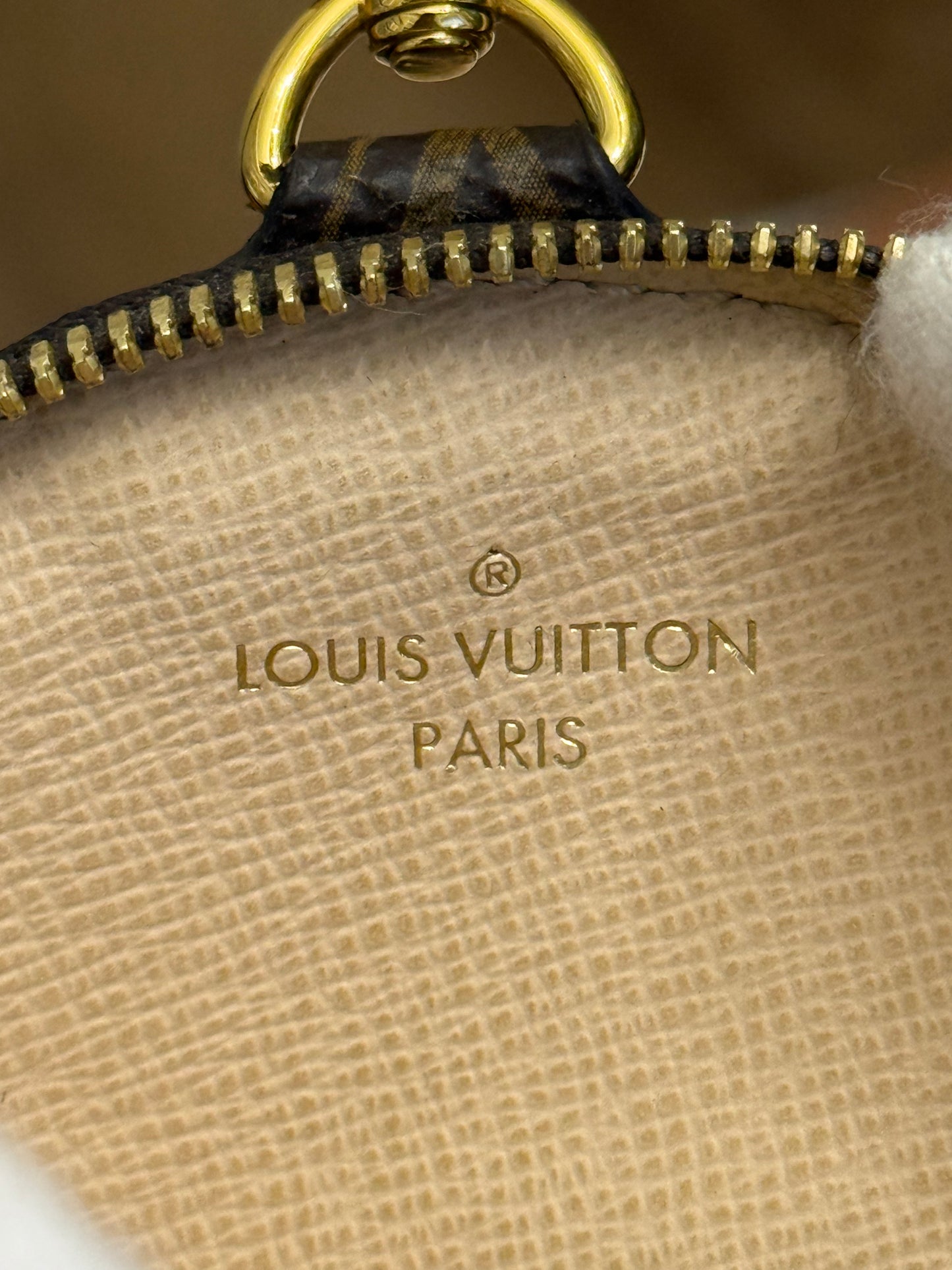 Louis Vuitton Round Coin Pouch Mono