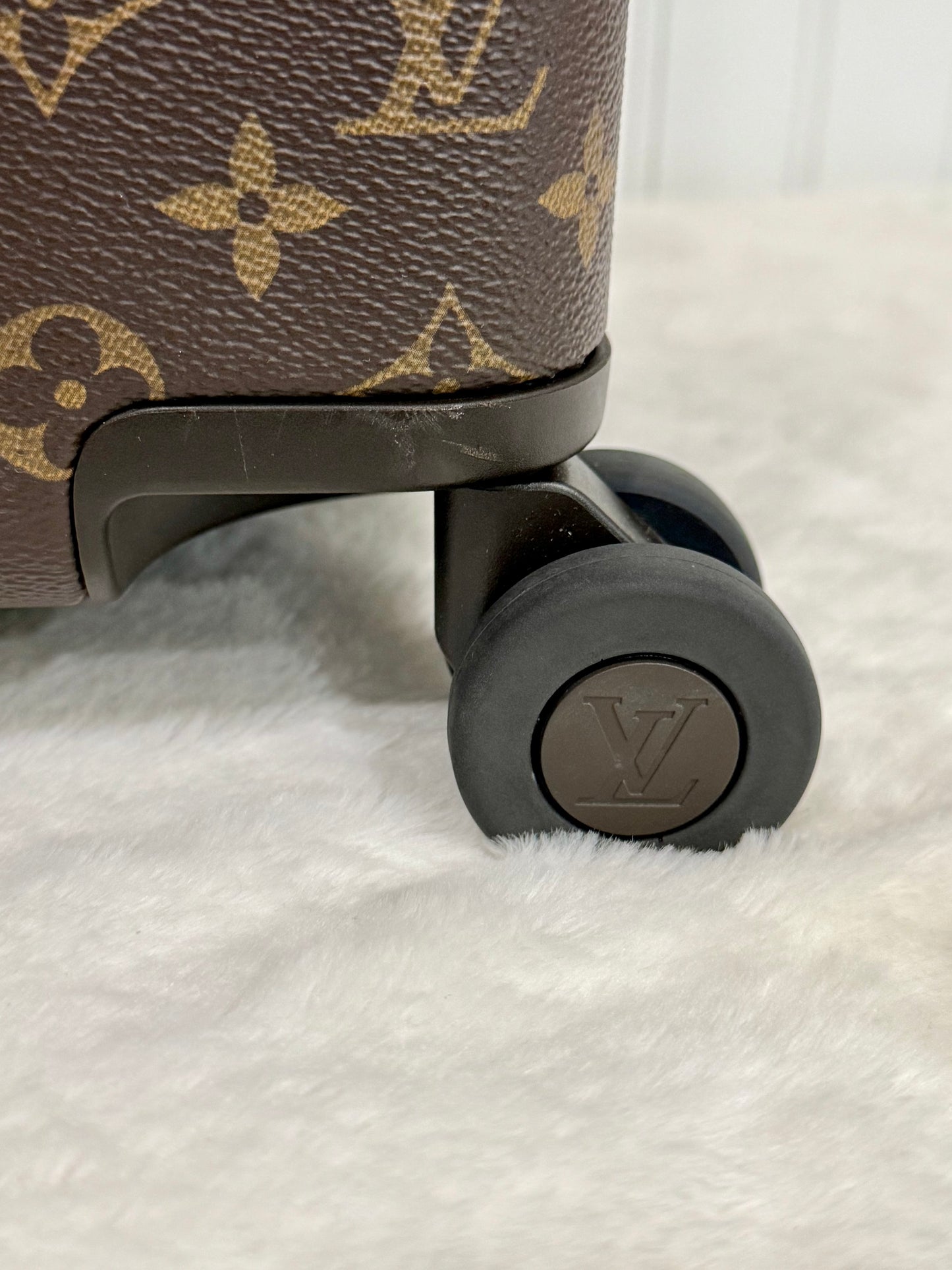 Louis Vuitton Horizon 55 Mono