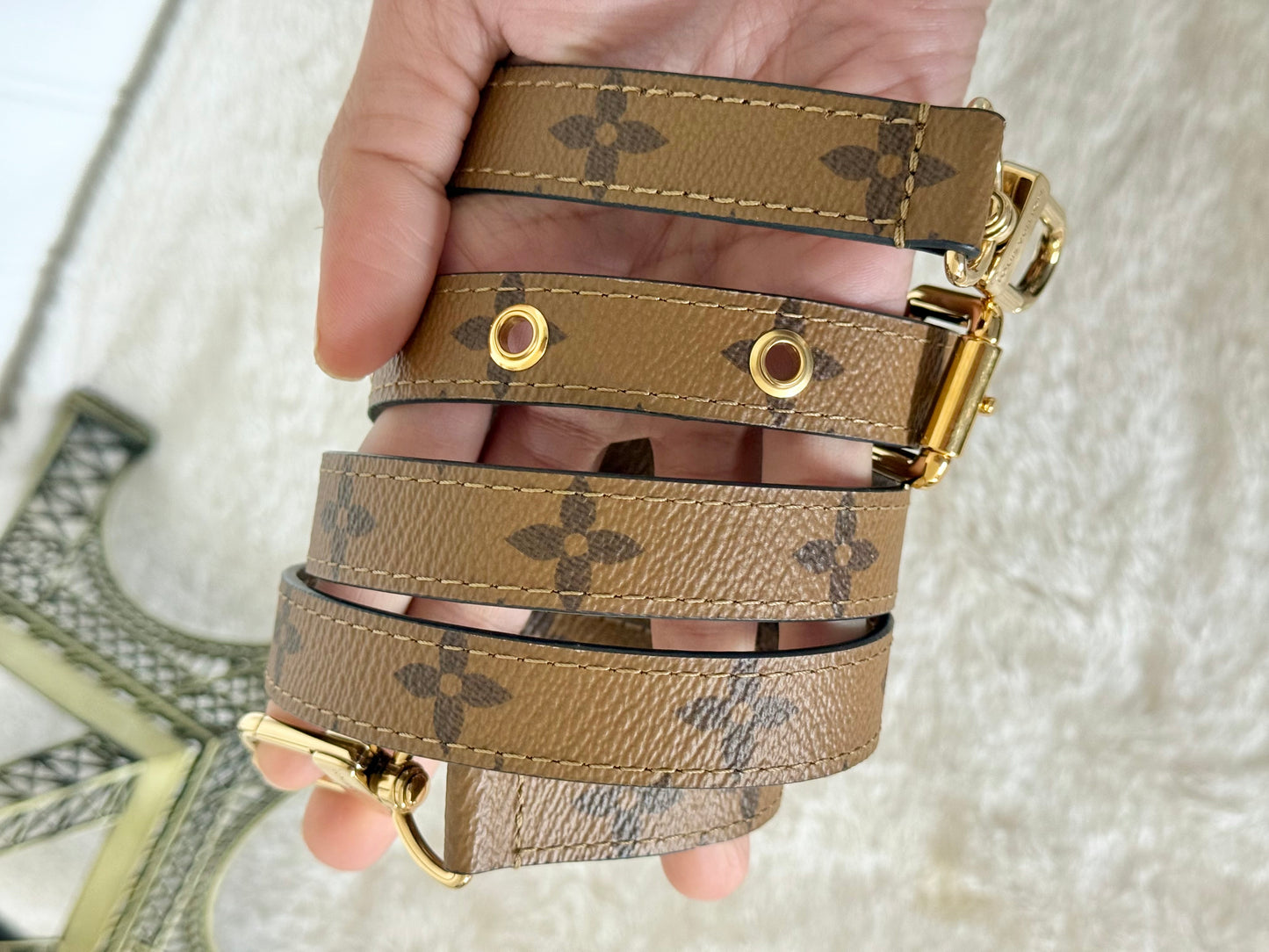 Louis Vuitton Pochette Metis Mono Reverse