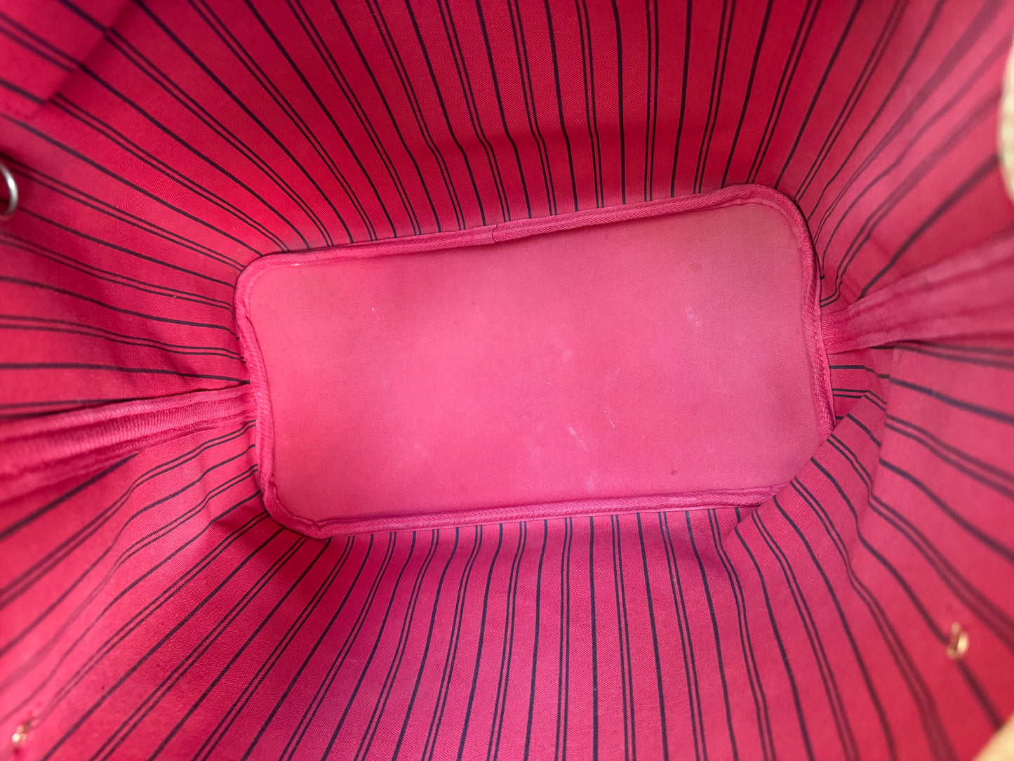 Louis Vuitton Neverfull MM Mono Cerise