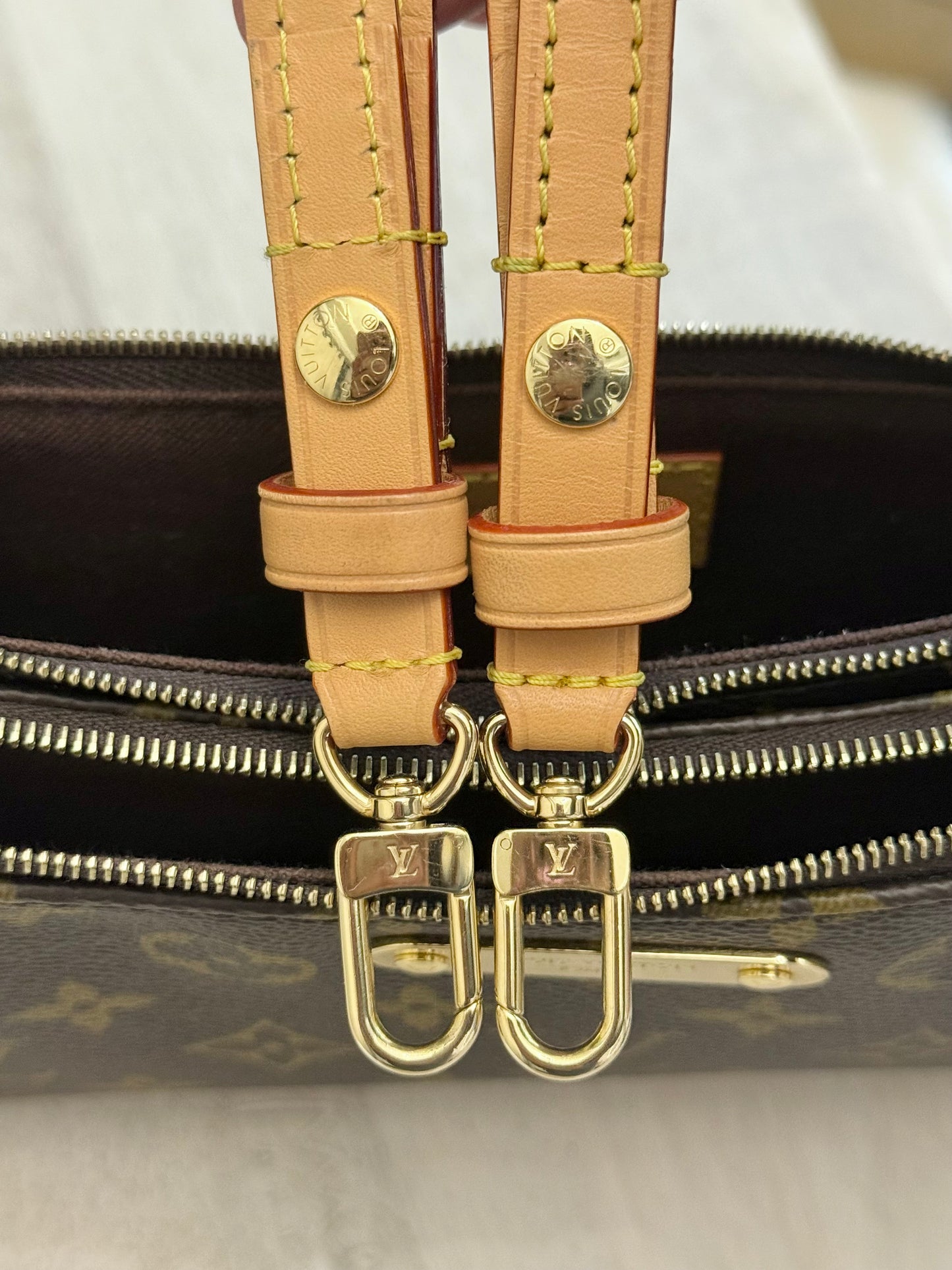 Louis Vuitton Pochette Liv Mono