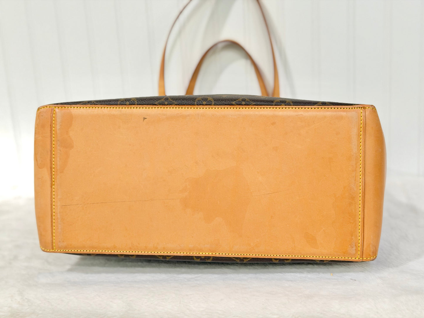 Louis Vuitton Cabas Mezzo Mono