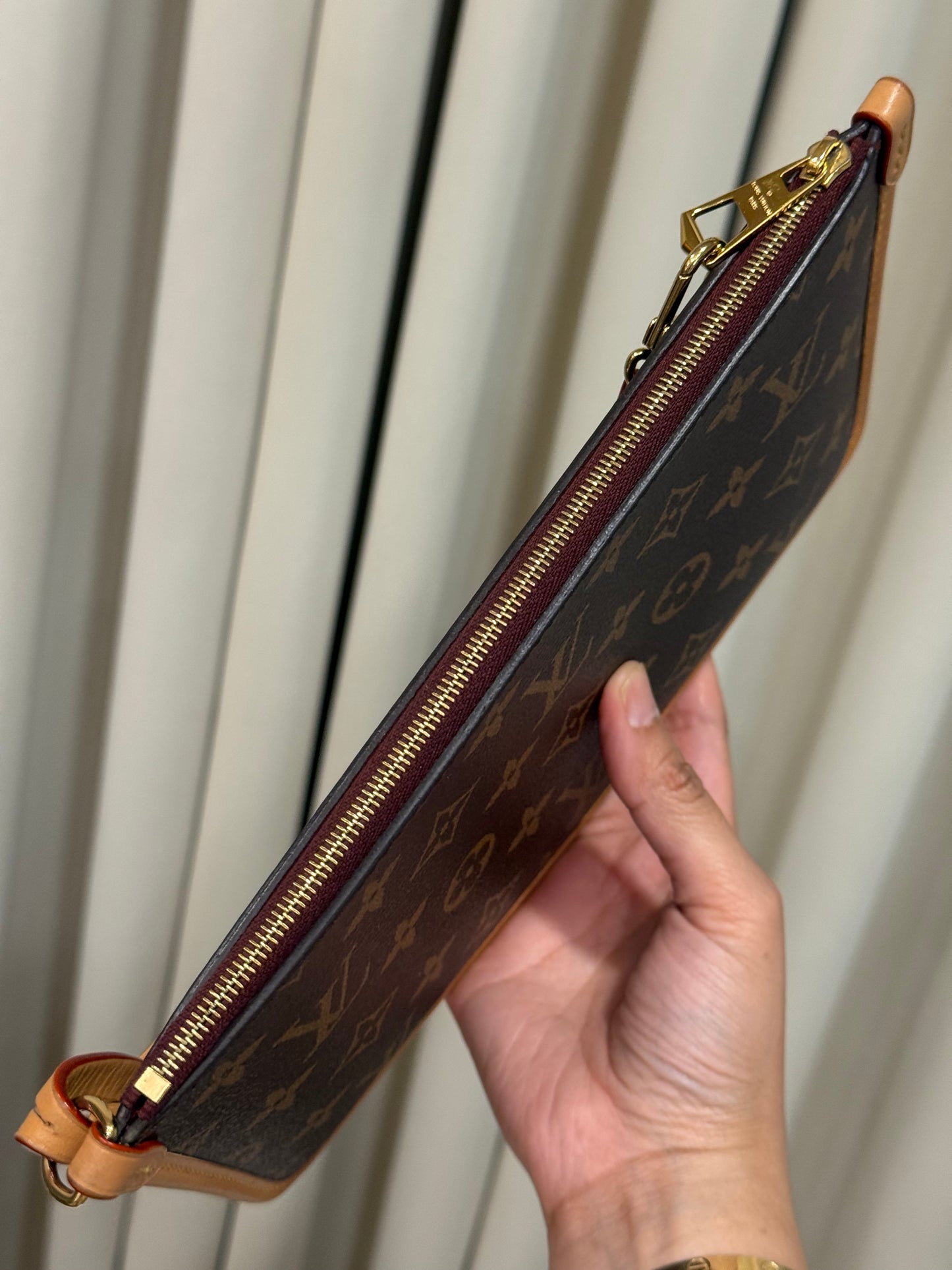 Louis Vuitton Carryall MM Mono Bag and Pouch