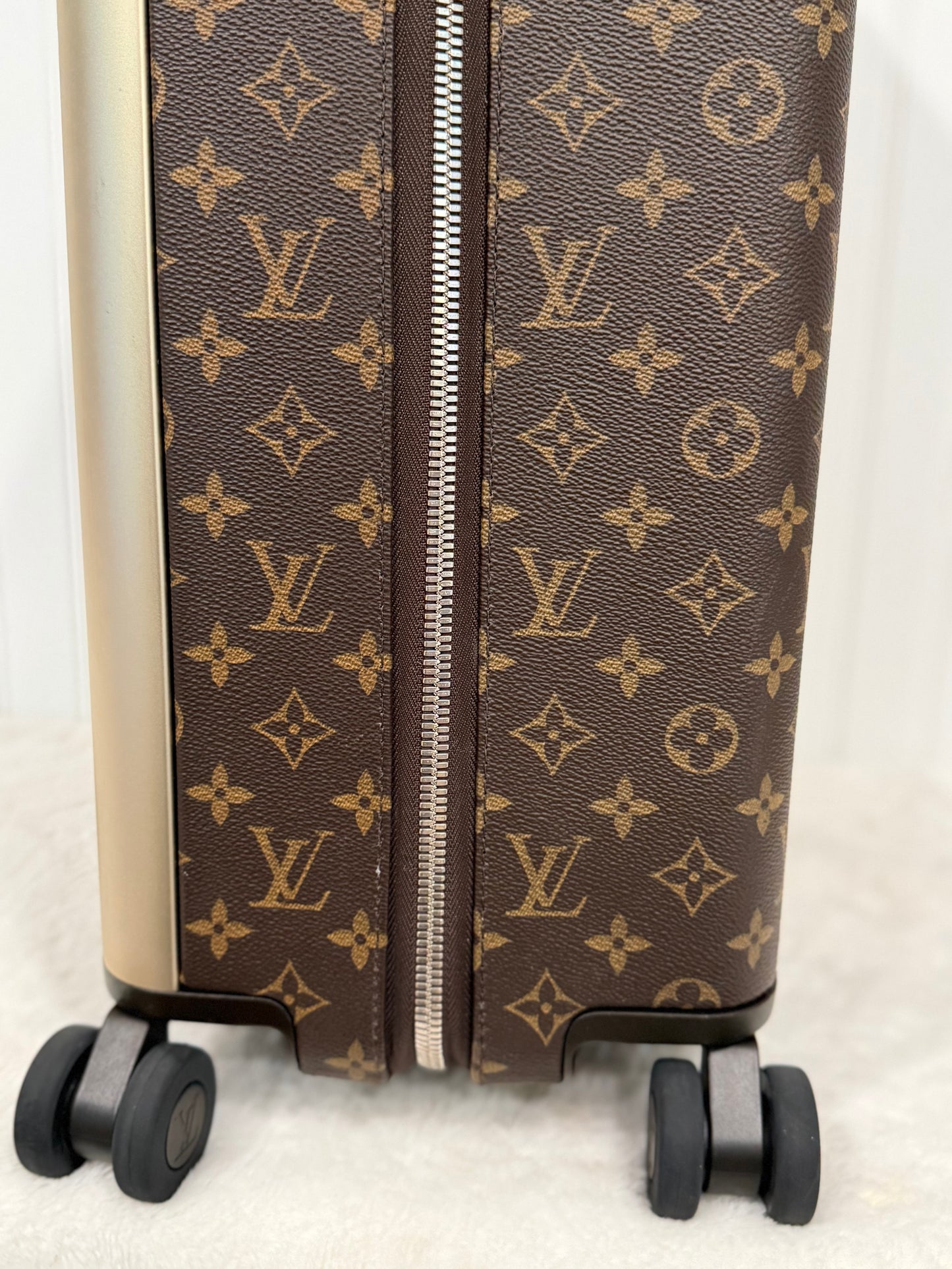 Louis Vuitton Horizon 55 Mono