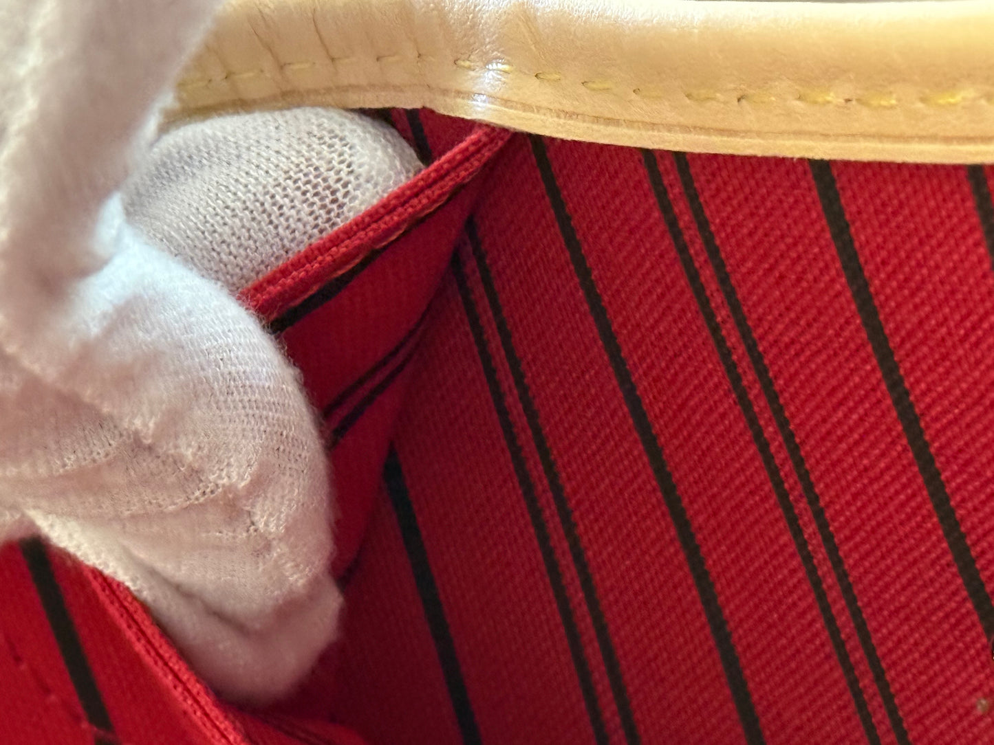 Louis Vuitton Neverfull MM Mono Cerise