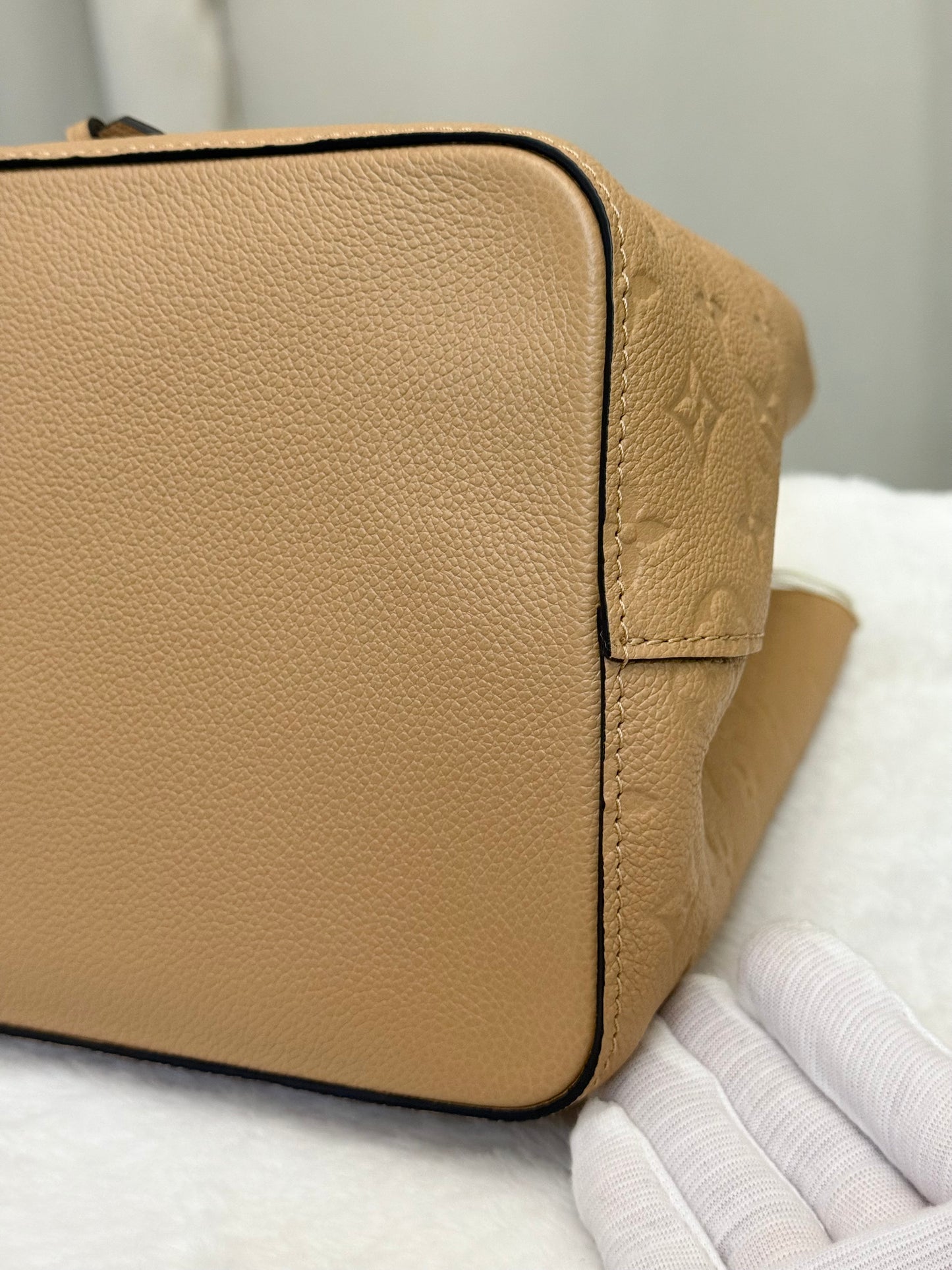Louis Vuitton Neonoe MM Empreinte Arizona