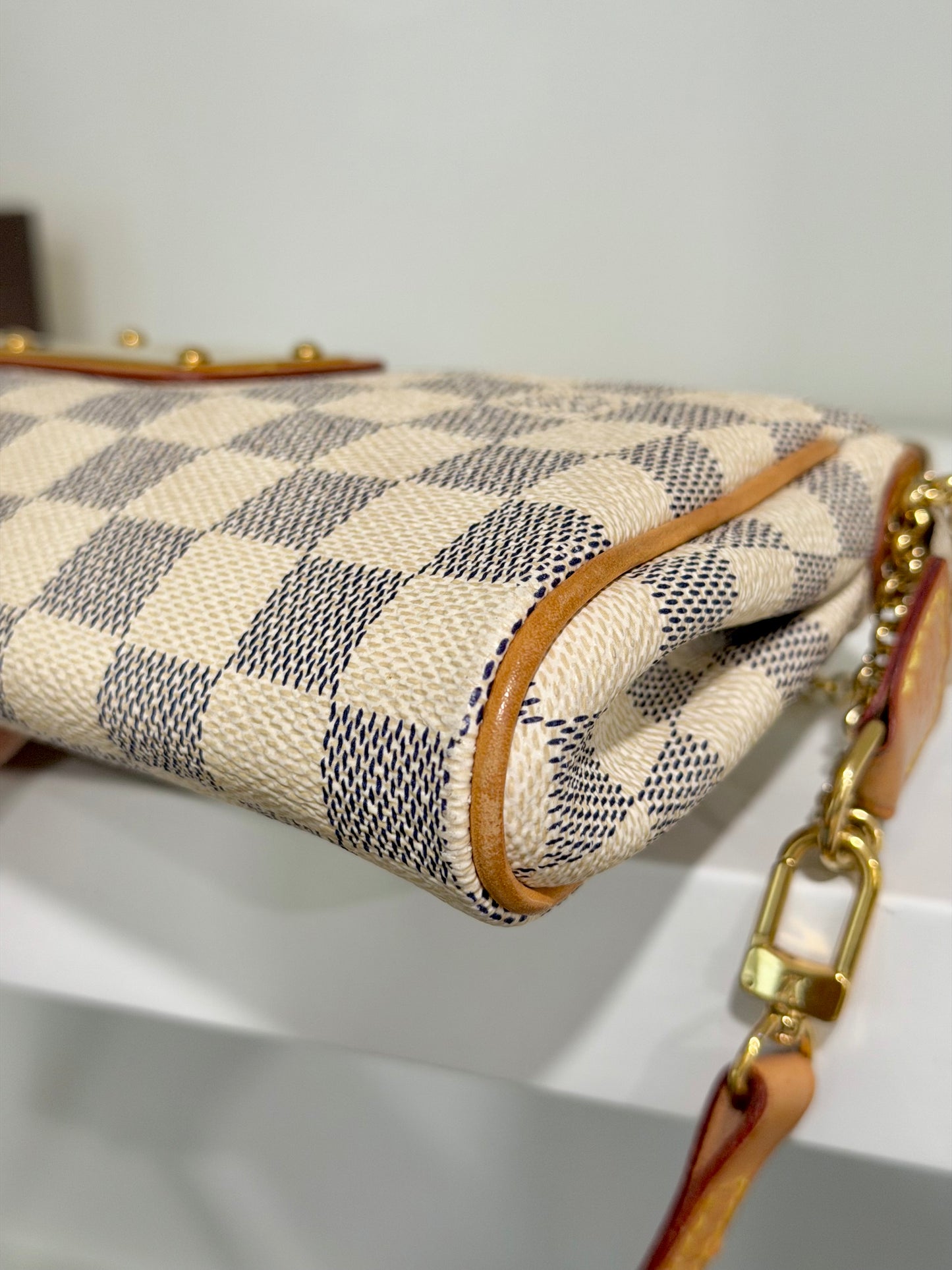 Louis Vuitton Eva Pochette Damier Azur