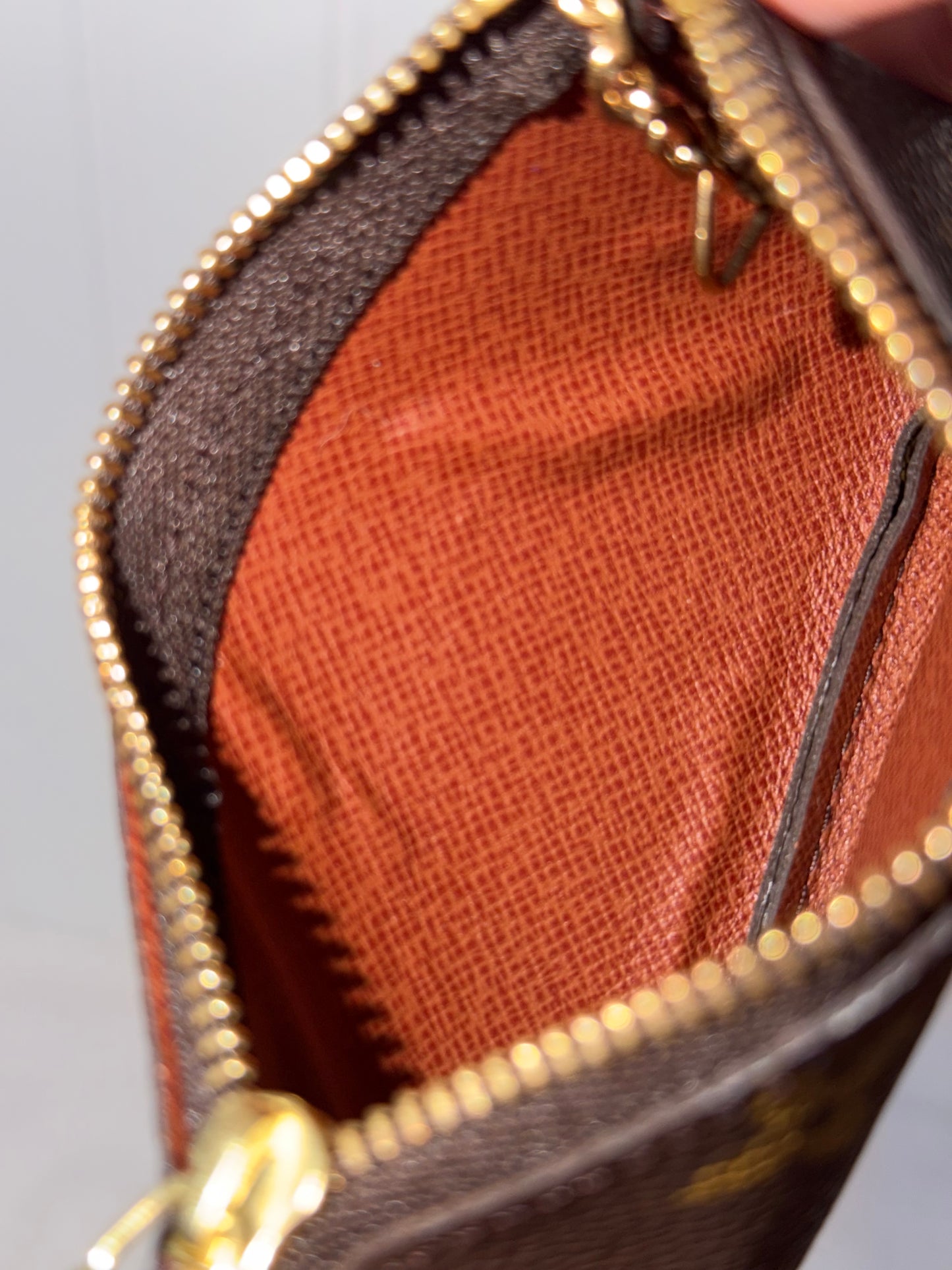Louis Vuitton Key Pouch/Cles Mono