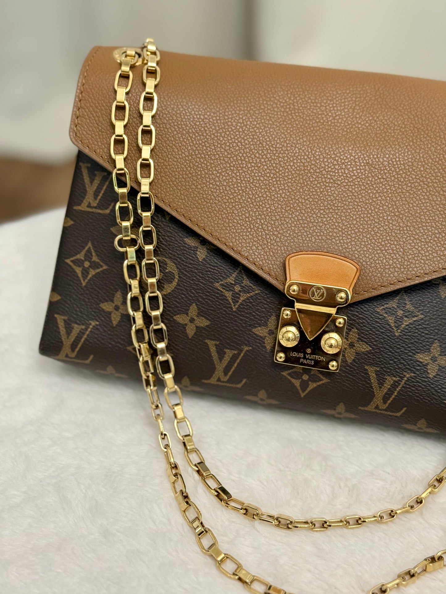 Louis Vuitton Pallas Chain Mono with Havane Leather