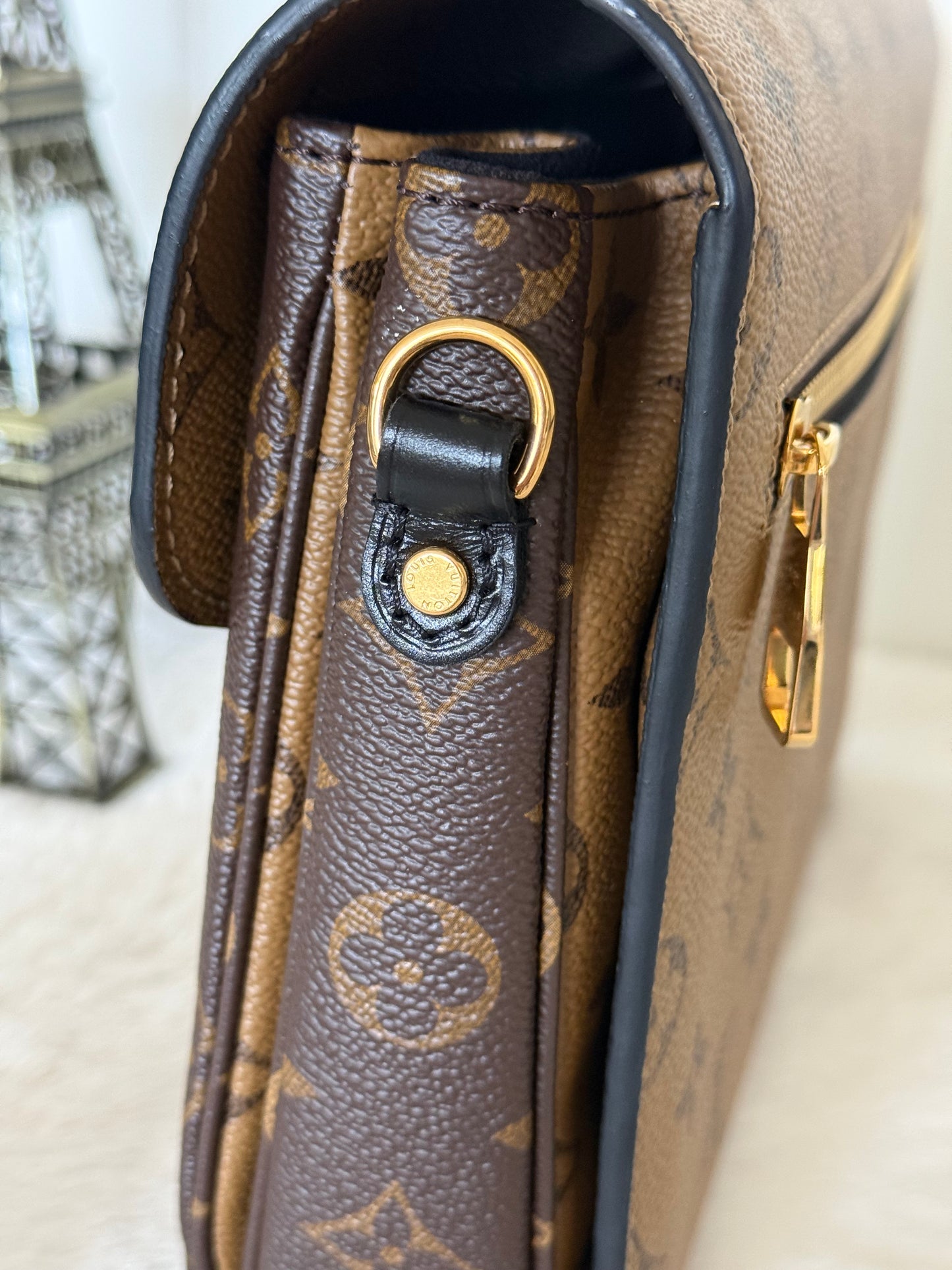 Louis Vuitton Pochette Metis Mono Reverse