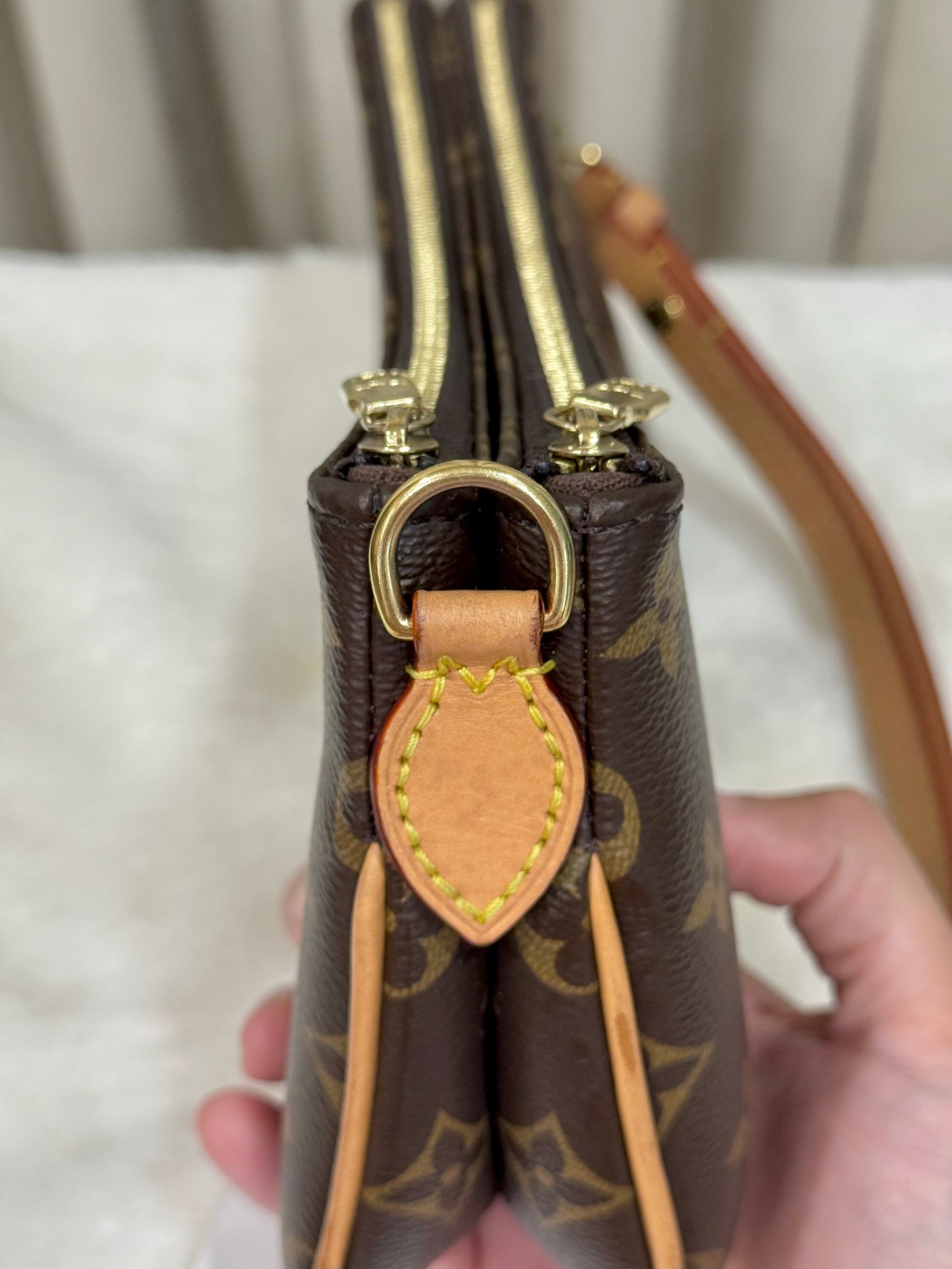 Louis Vuitton Pochette Liv Mono