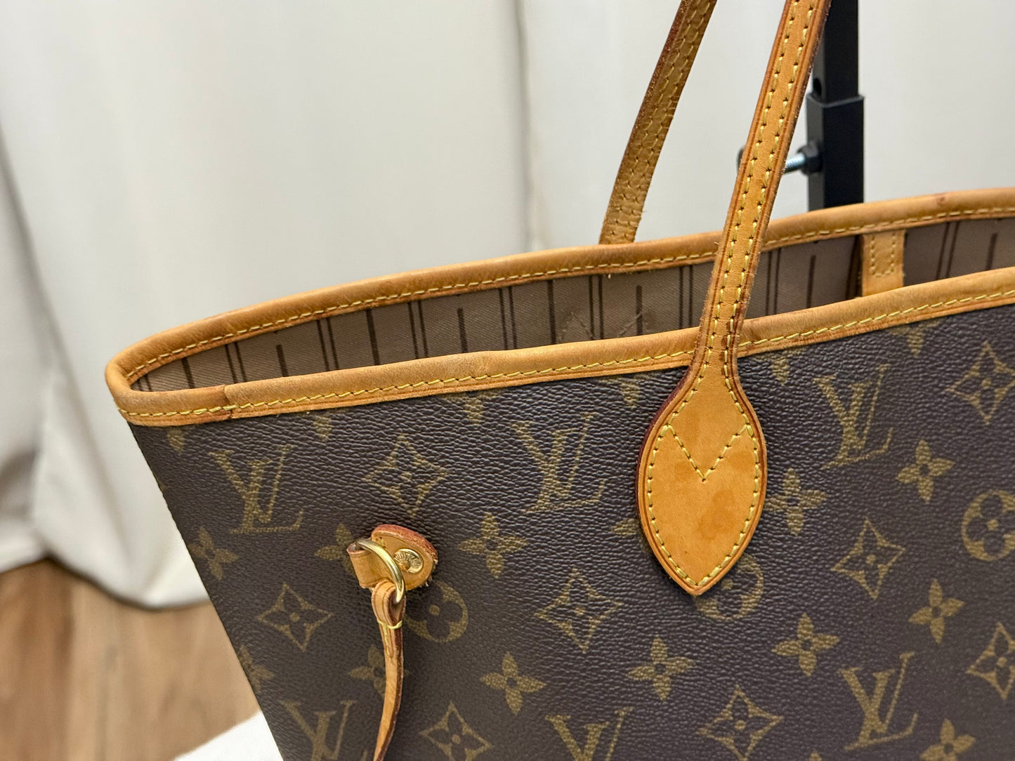 Louis Vuitton Neverfull MM Mono Beige