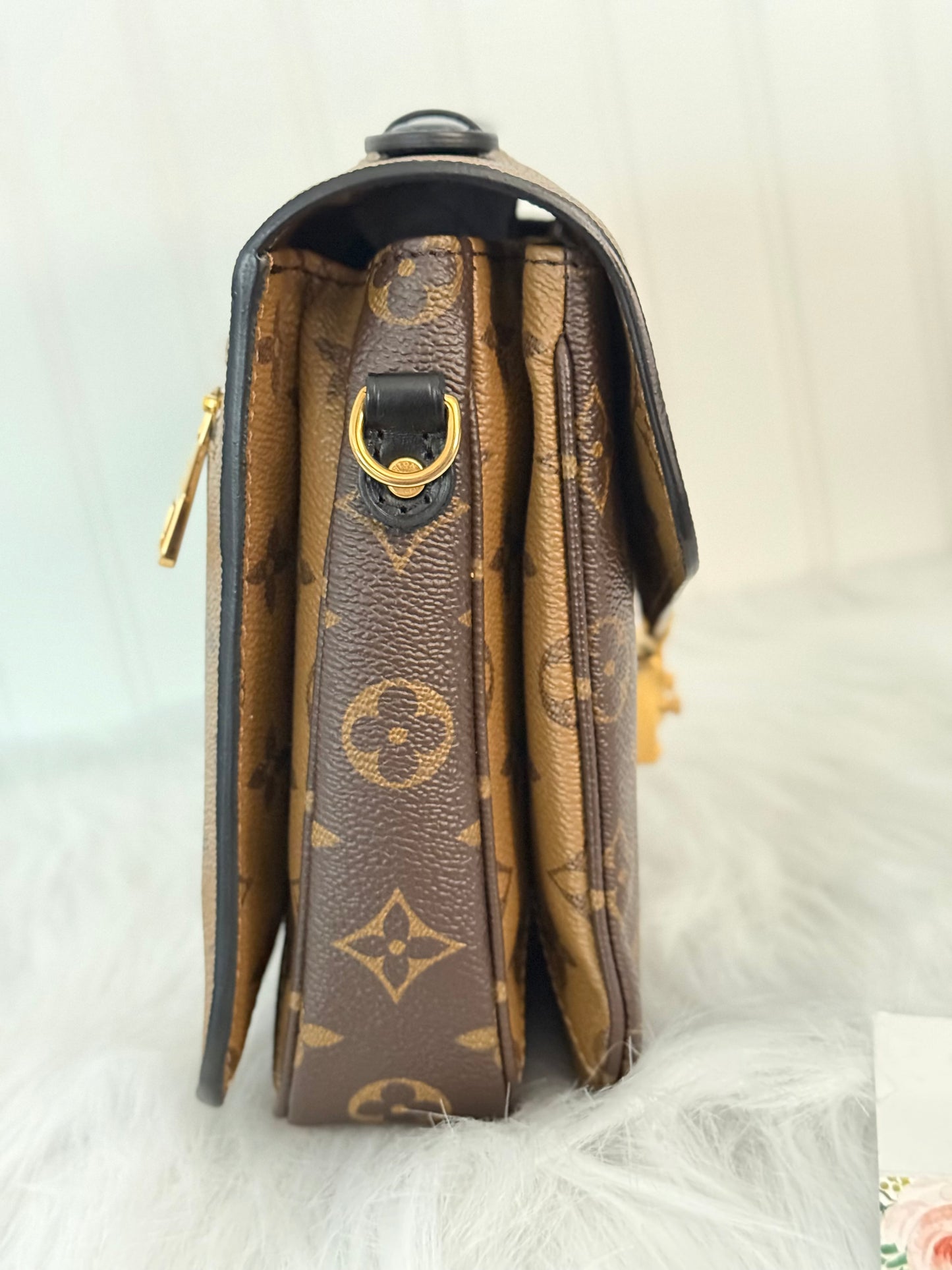 Louis Vuitton Pochette Metis Mono Reverse