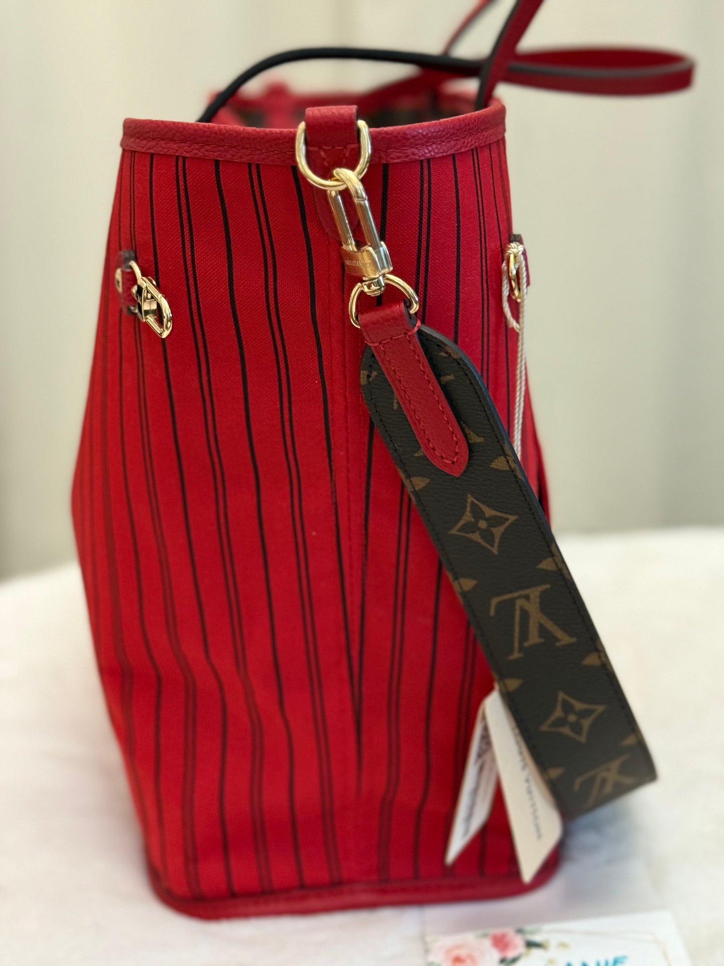 Louis Vuitton Neverfull MM Inside Out Bandouliere Safi Red