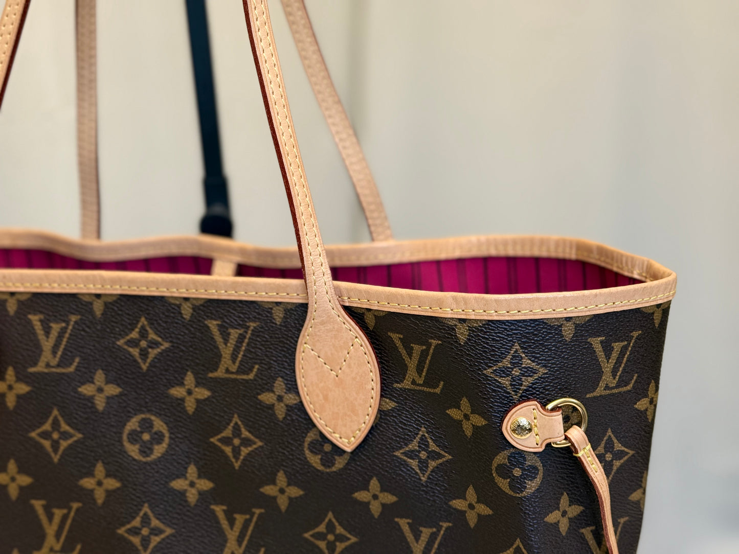 Louis Vuitton Neverfull MM Mono Pivoine Interior