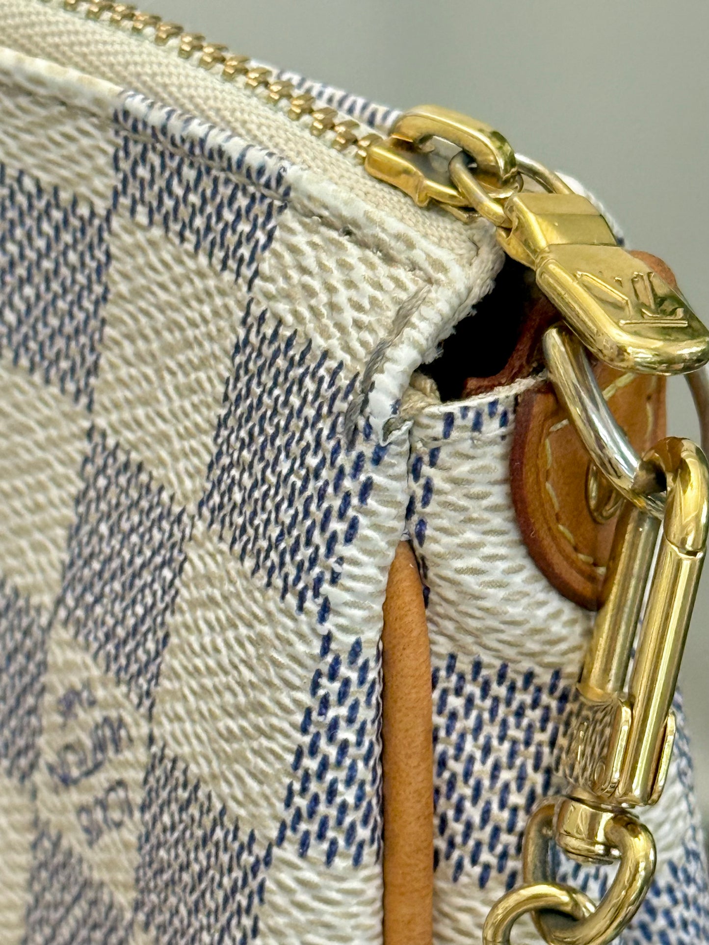 Louis Vuitton Eva Pochette Damier Azur