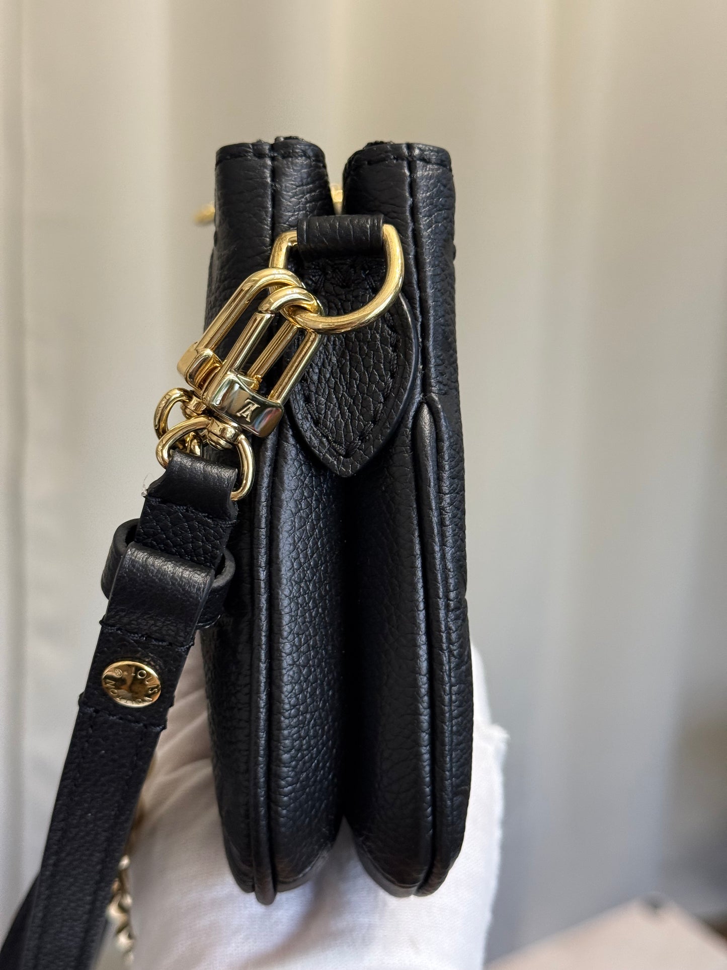 Louis Vuitton Liv Pochette Mono Empreinte Noir/Black