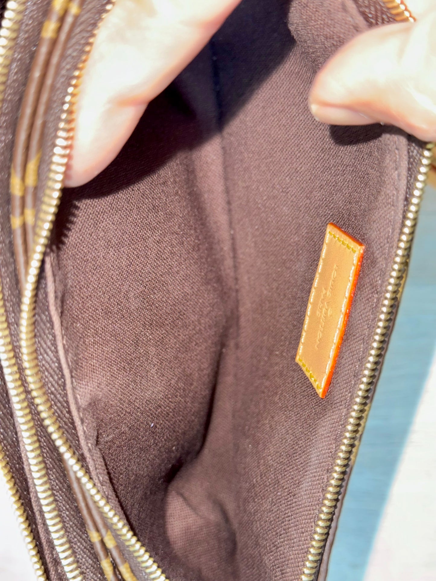 Louis Vuitton Pochette Liv Mono