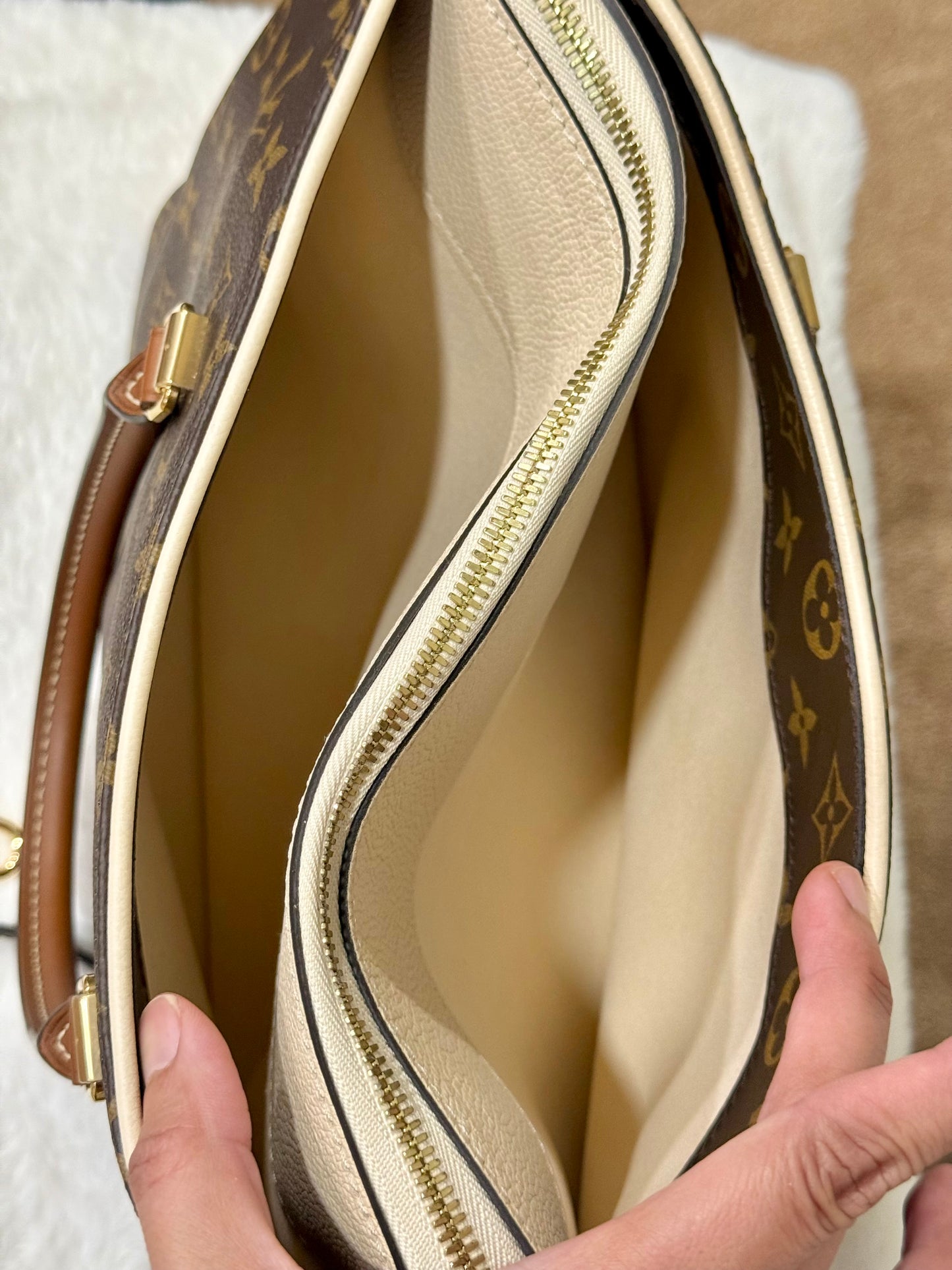 Louis Vuitton Pallas MM Cream Tote