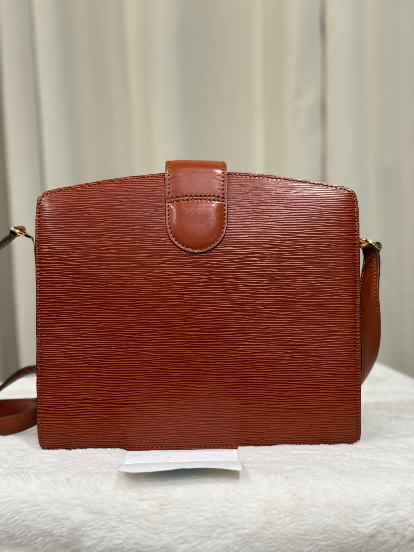 Louis Vuitton Capucines Epi Cognac/Fawn Crossbody