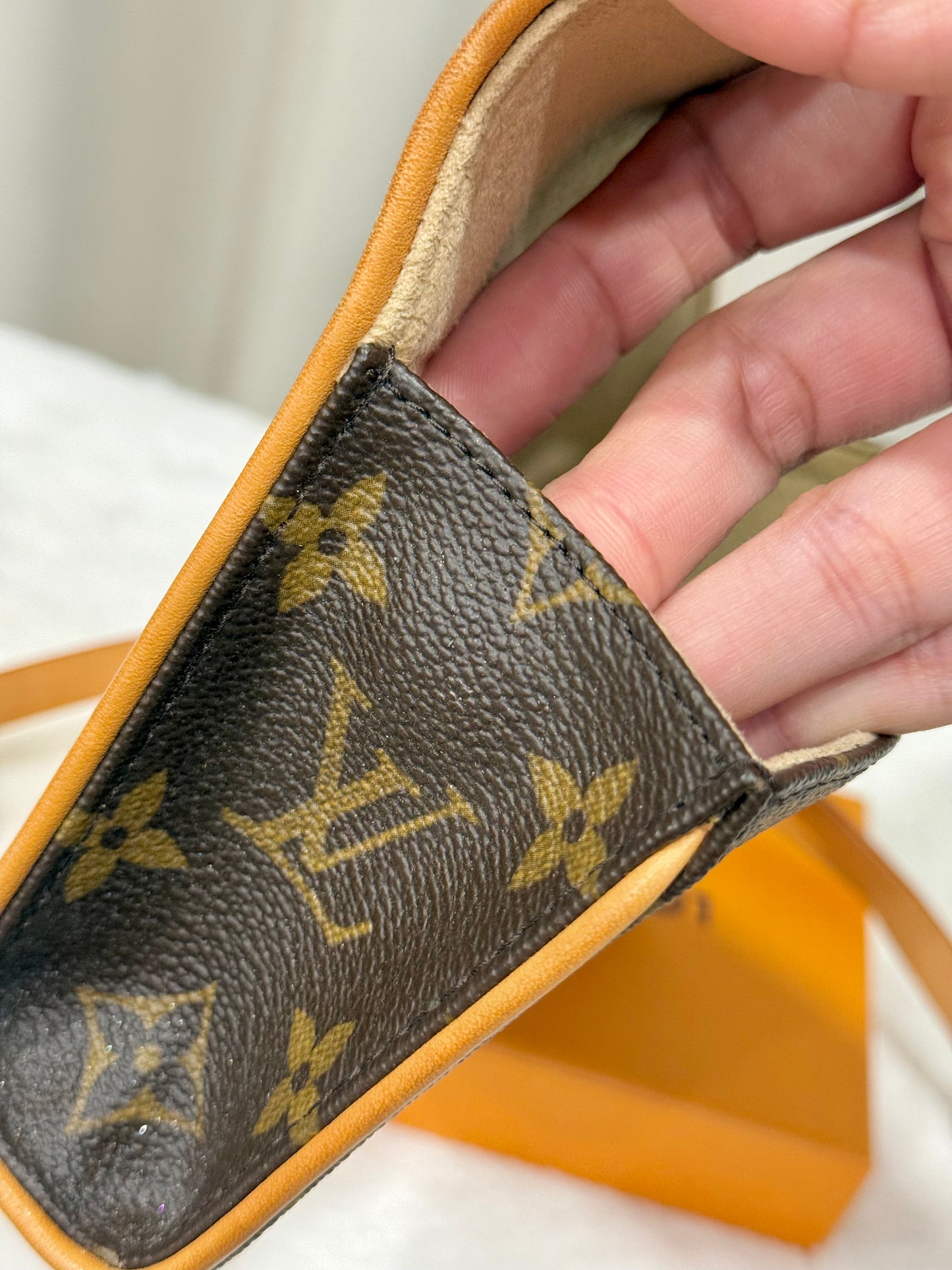 Louis Vuitton Florentine Bumbag with Size S belt