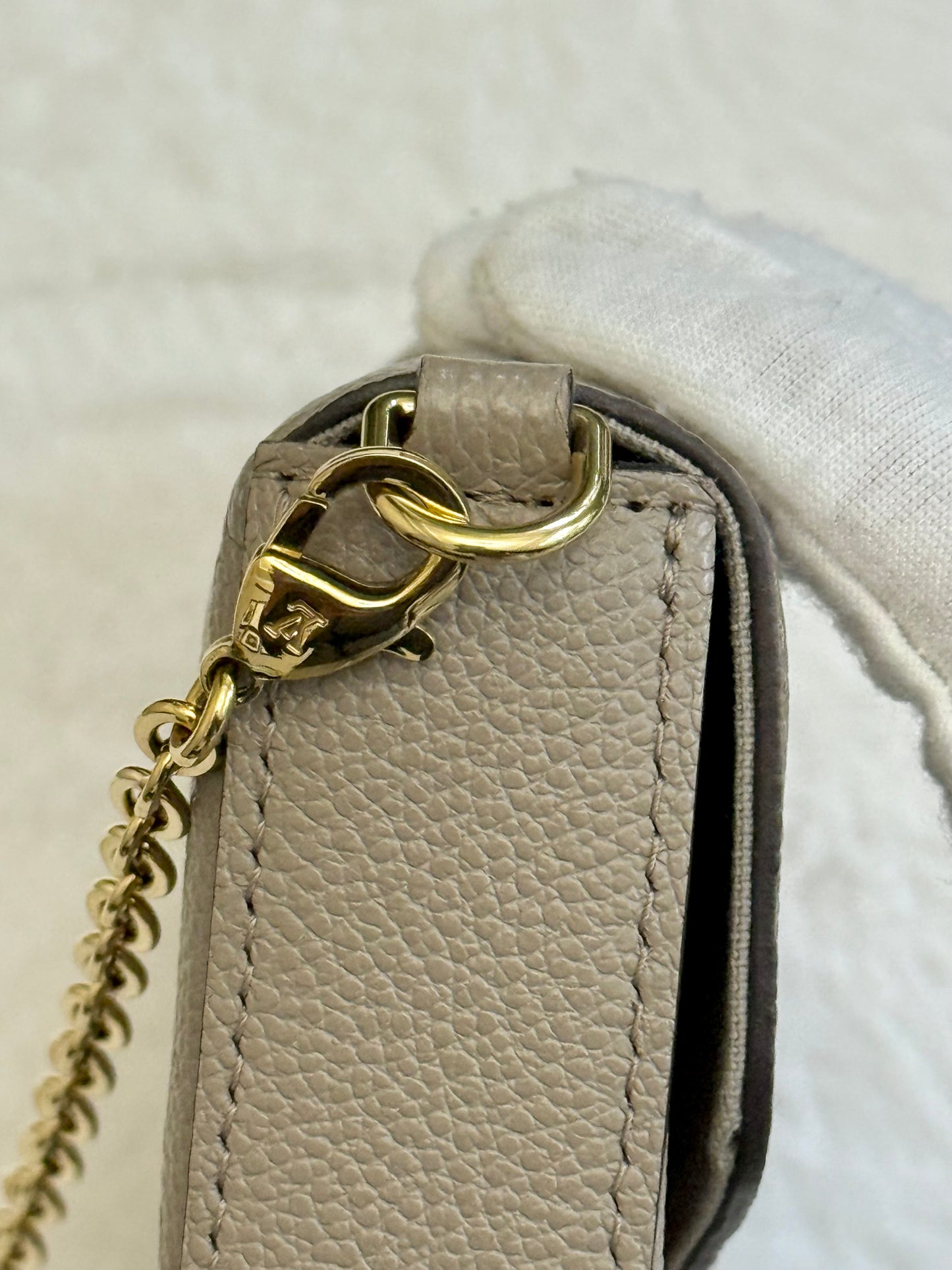 Louis Vuitton Felicie Pochette Mono Empreinte TurtleDove