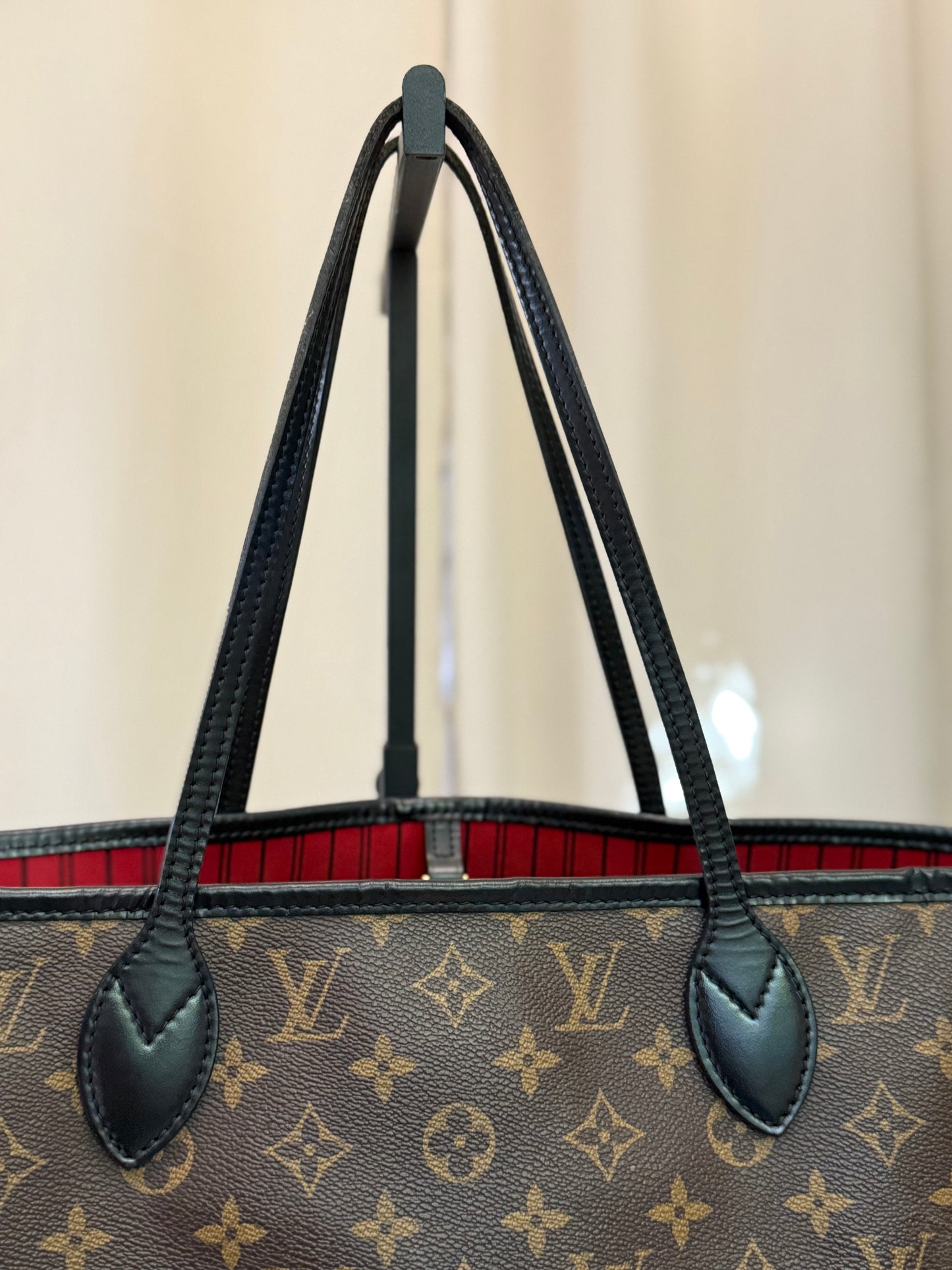Louis Vuitton Neverfull MM World Tour Cerise