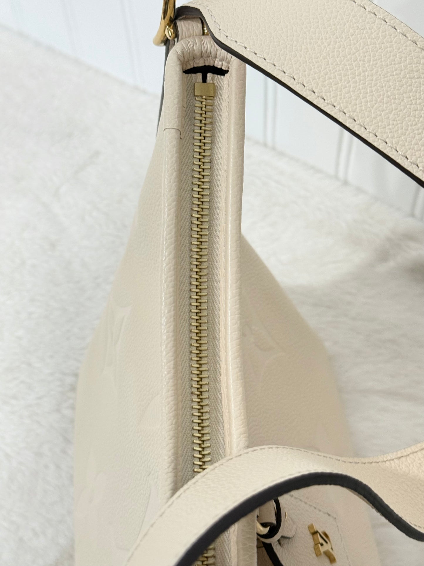Louis Vuitton Carryall PM Creme