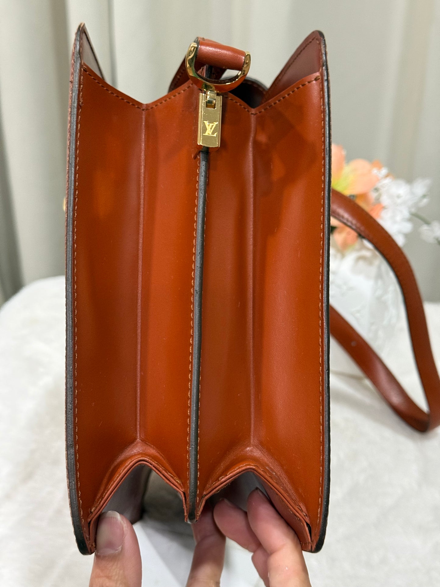 Louis Vuitton Capucines Epi Cognac/Fawn Crossbody