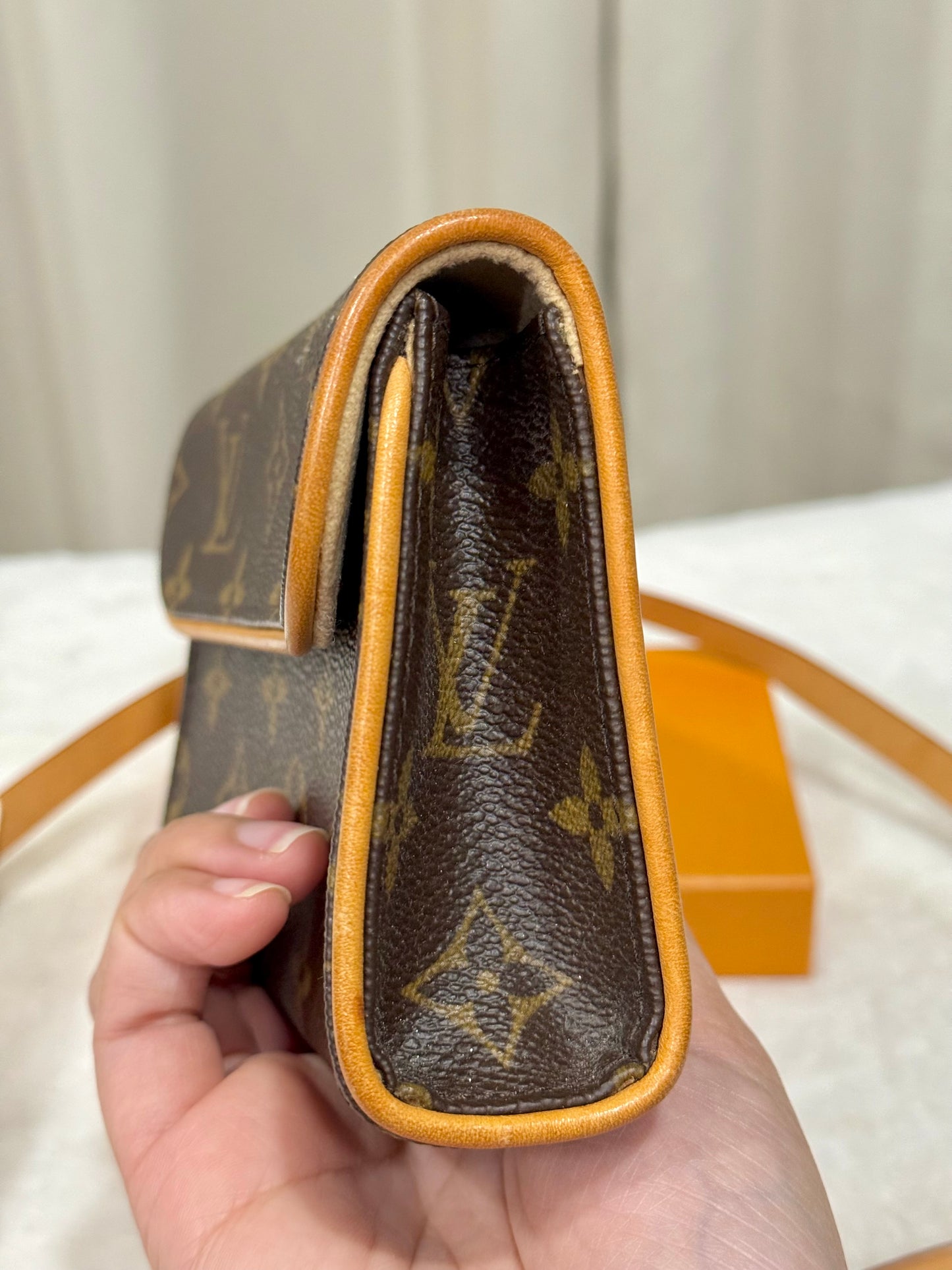 Louis Vuitton Florentine Bumbag with Size S belt