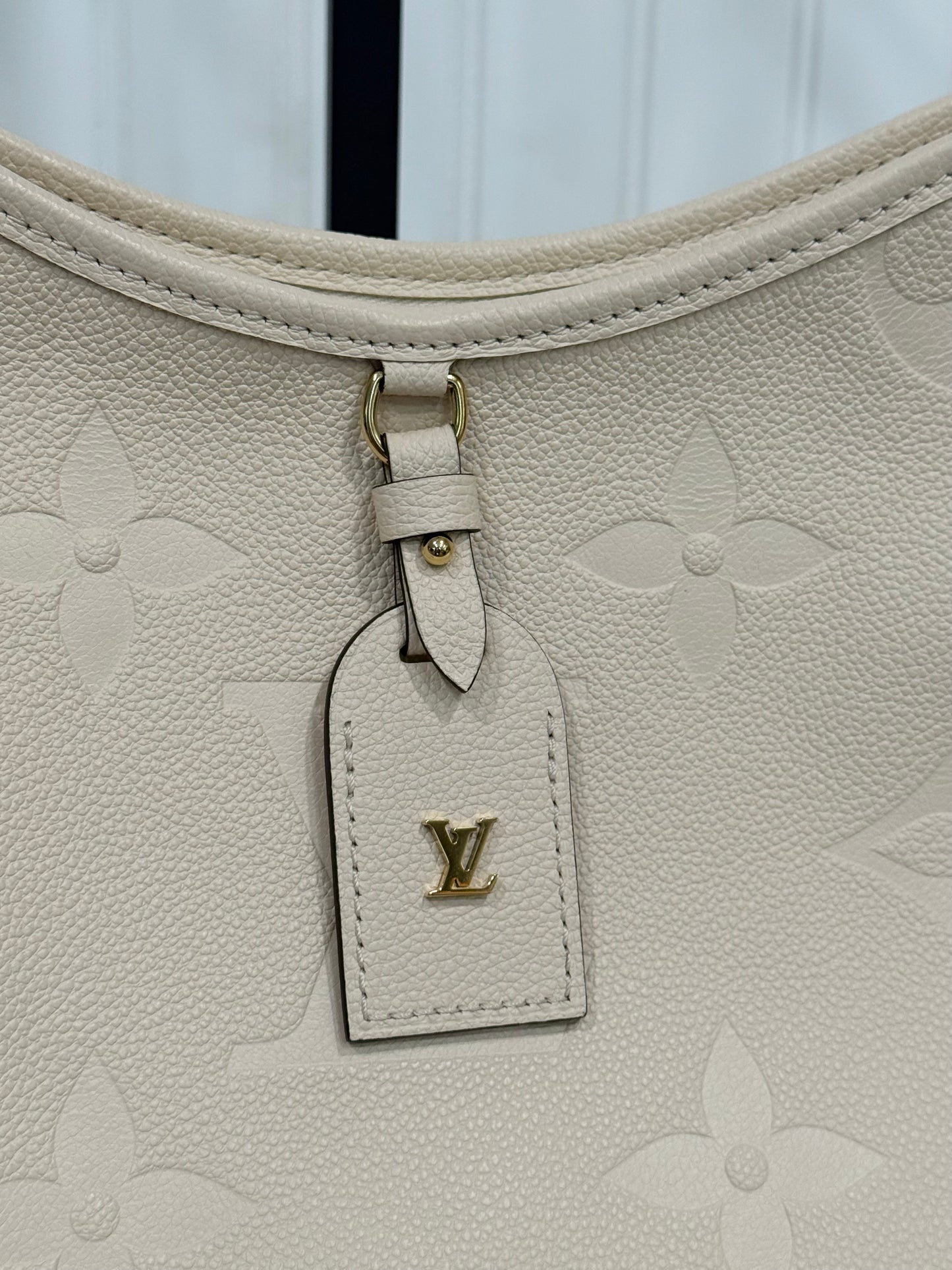 Louis Vuitton Carryall PM Creme