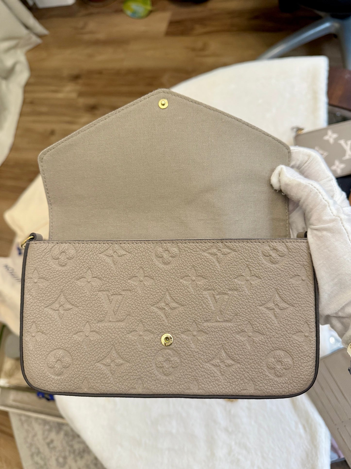 Louis Vuitton Felicie Pochette Mono Empreinte TurtleDove
