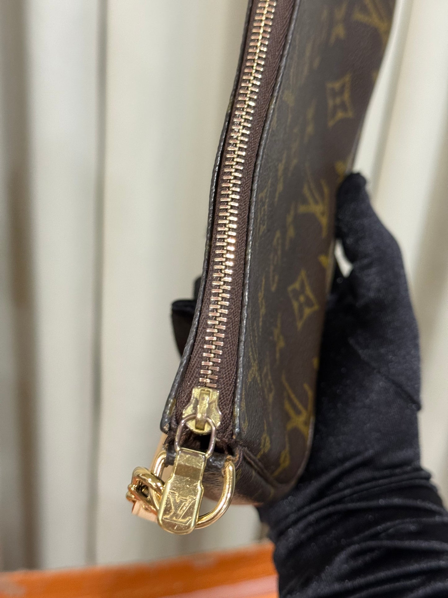 Louis Vuitton Pochette Accessoires Old Model Mono with new Leather and D-Rings