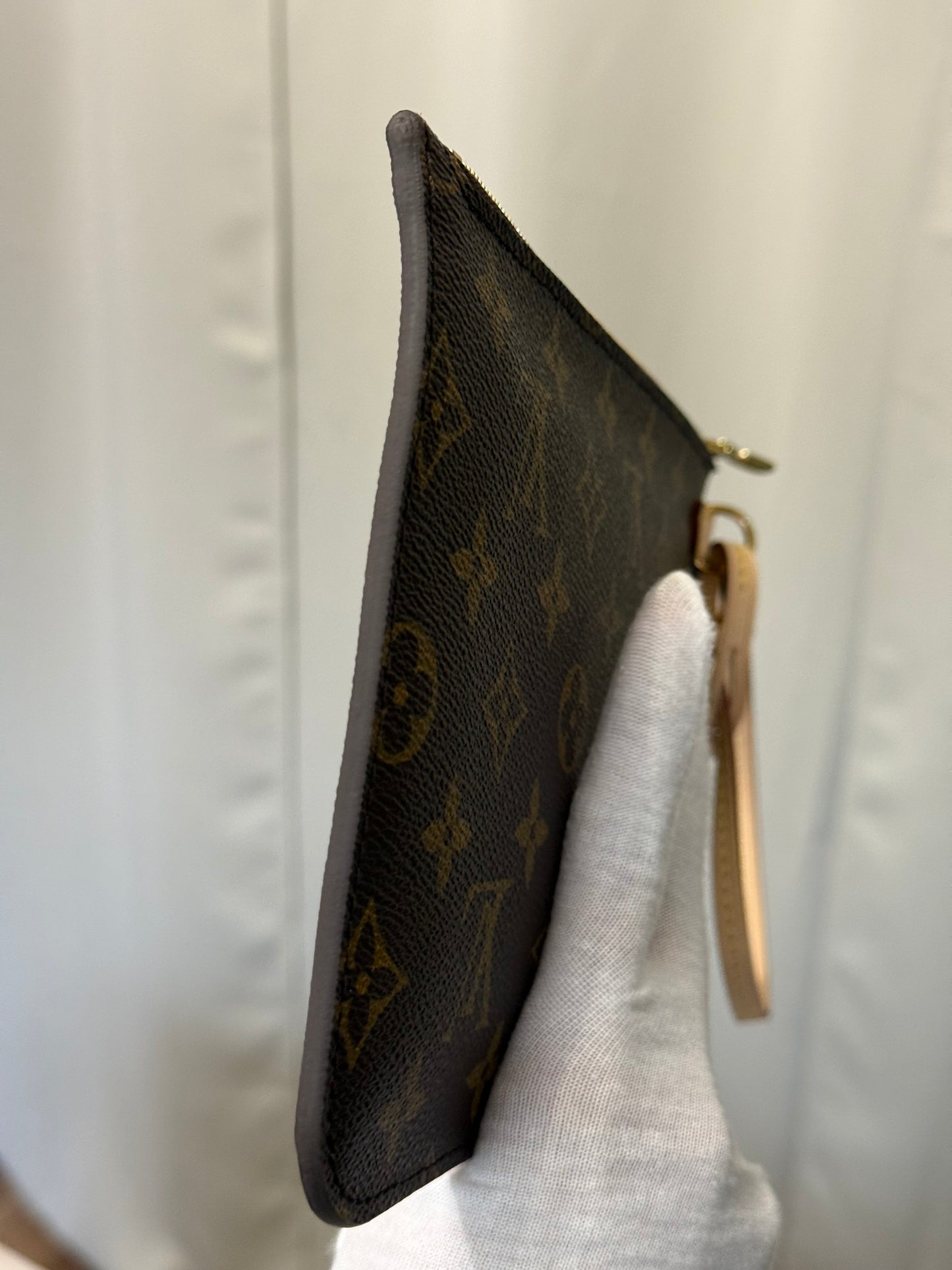 Louis Vuitton Neverfull Pouch Mono Beige
