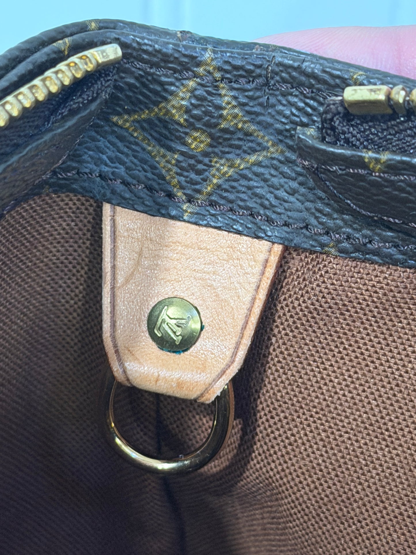 Louis Vuitton Cabas Mezzo Mono