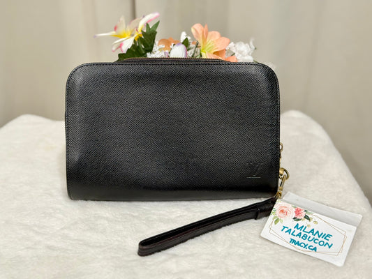 Louis Vuitton Taiga Baikal Clutch Noir/Black