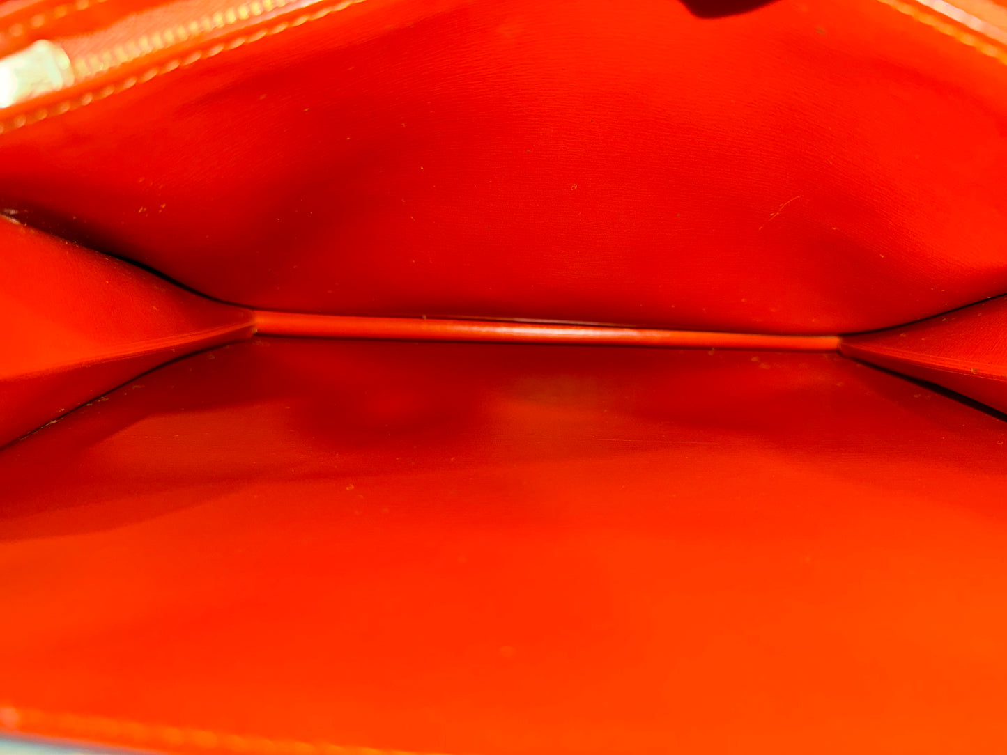 Louis Vuitton Capucines Epi Cognac/Fawn Crossbody