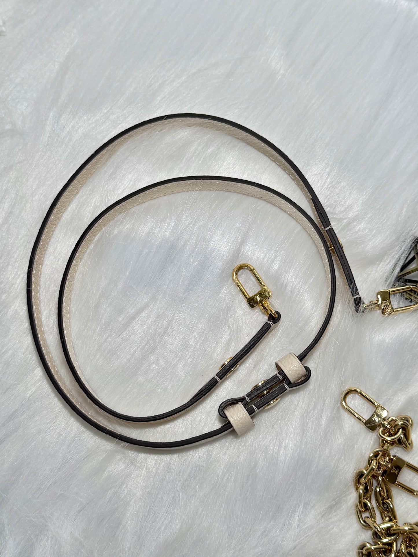 Louis Vuitton Ivy Wallet on Chain Cream Empreinte