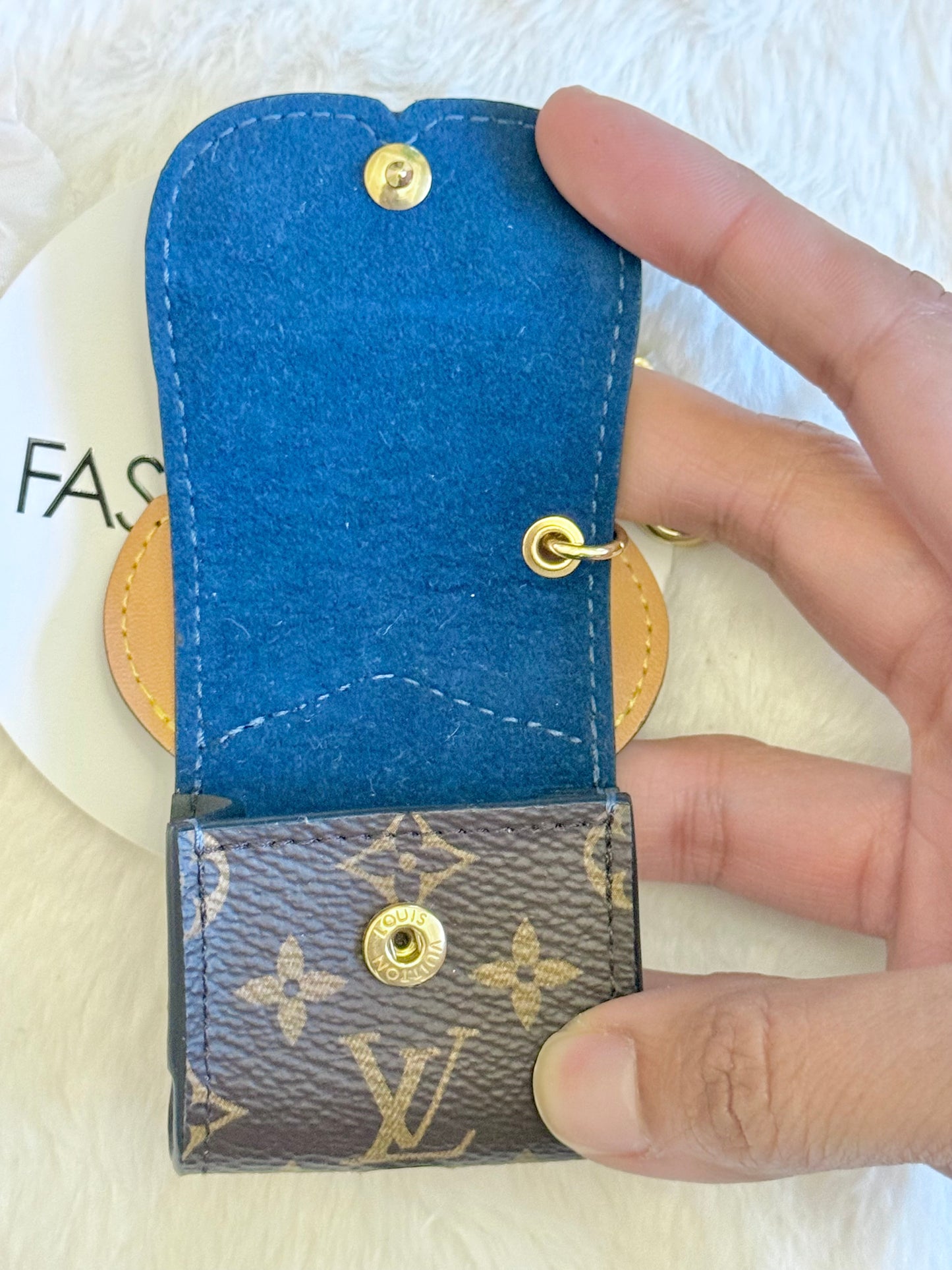 Louis Vuitton Monogram Cat Airpod Earphones Case Black