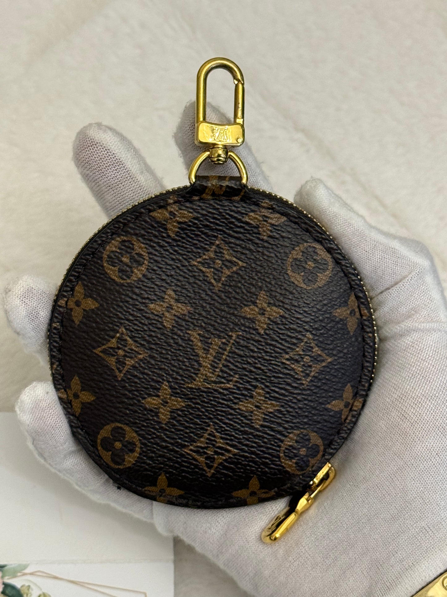 Louis Vuitton Round Coin Pouch Mono