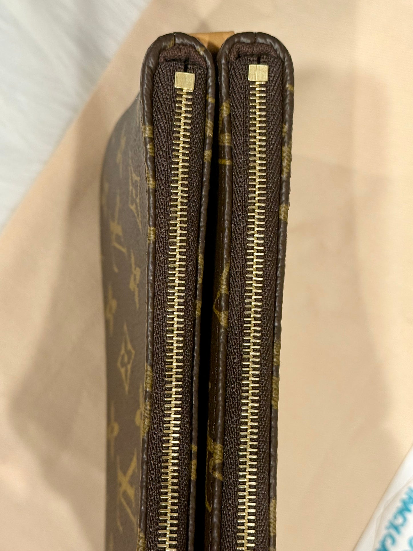 Louis Vuitton Pochette Liv Mono