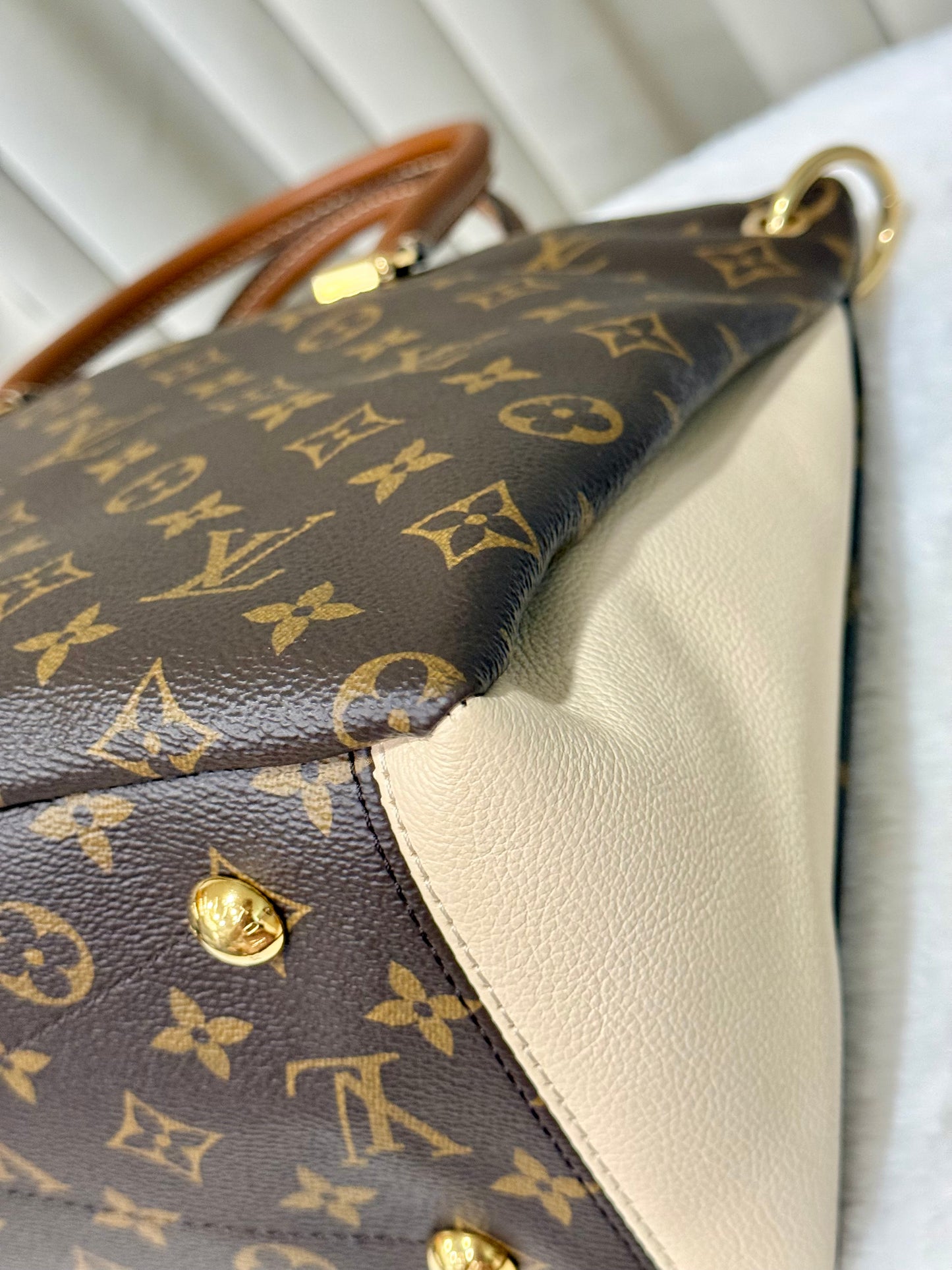 Louis Vuitton Pallas MM Cream Tote