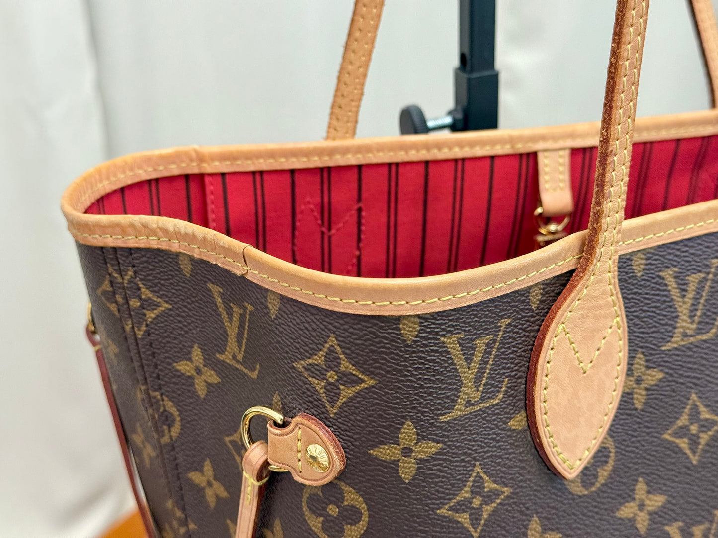 Louis Vuitton Neverfull MM Mono Cerise