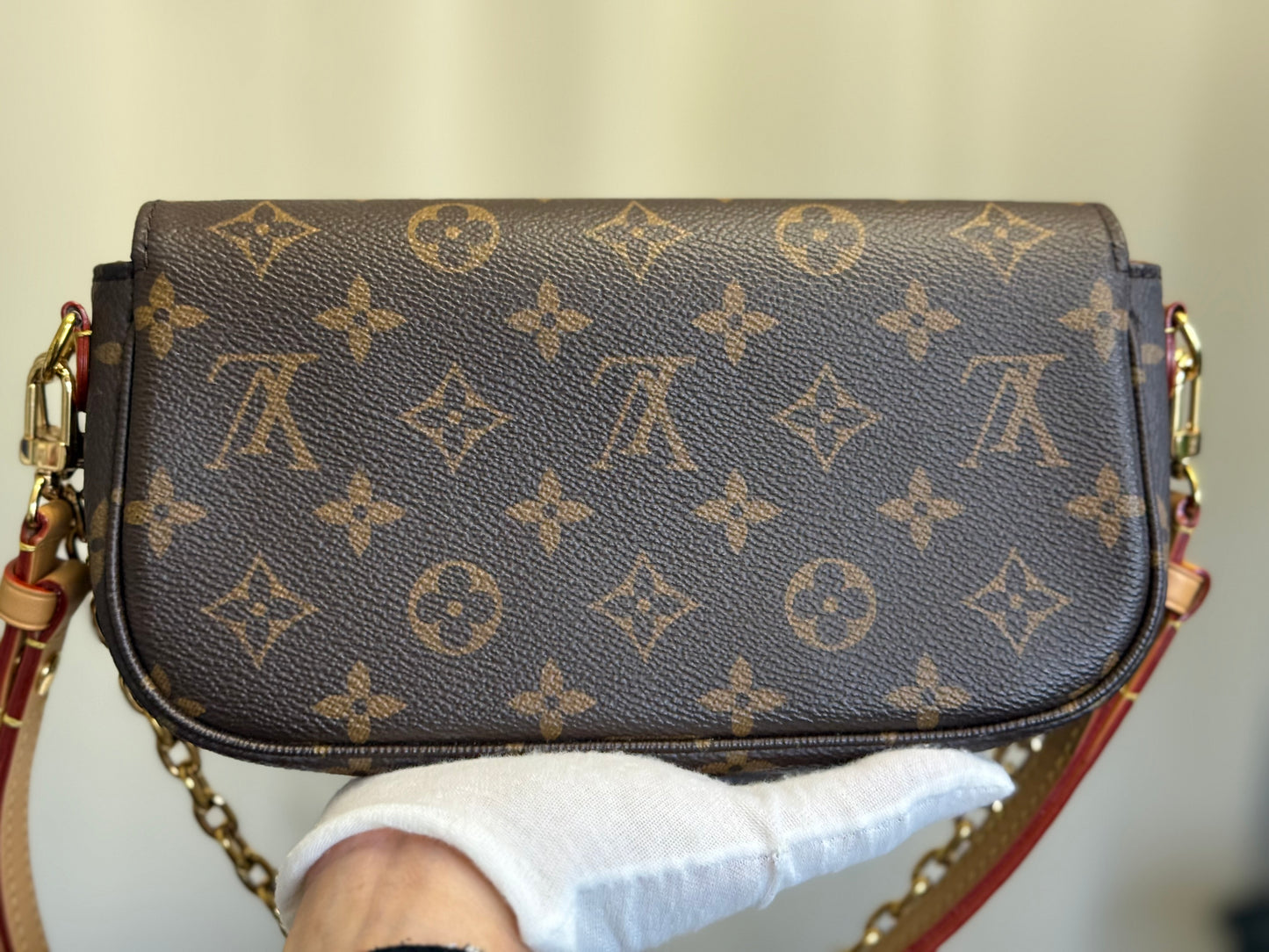 Louis Vuitton Wallet on Chain Ivy Mono