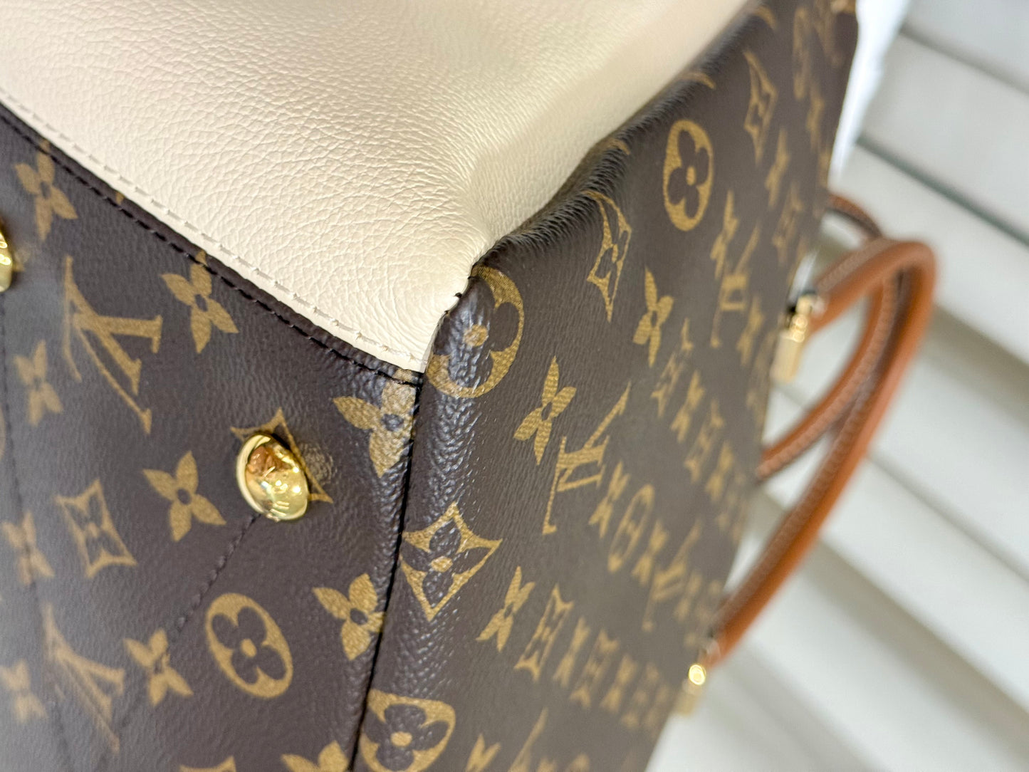 Louis Vuitton Pallas MM Cream Tote